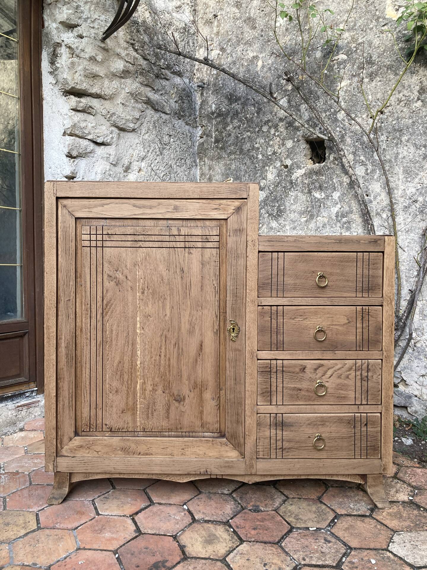 Buffet asymétrique ancien 