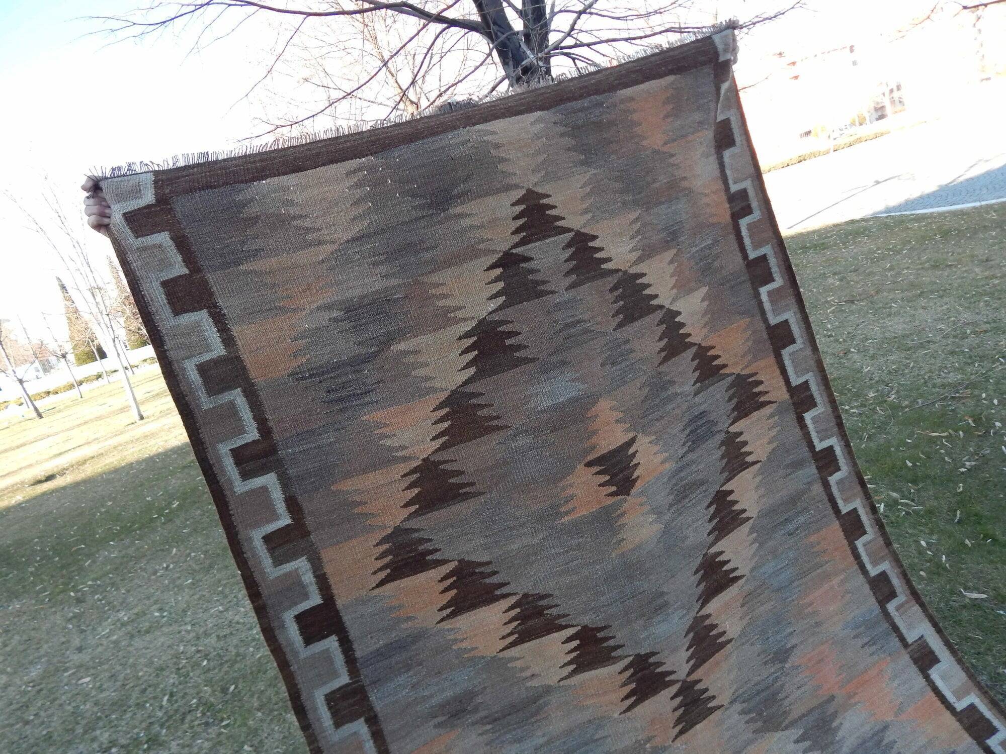 Vintage Turkish kilim handwoven 142x284 cm