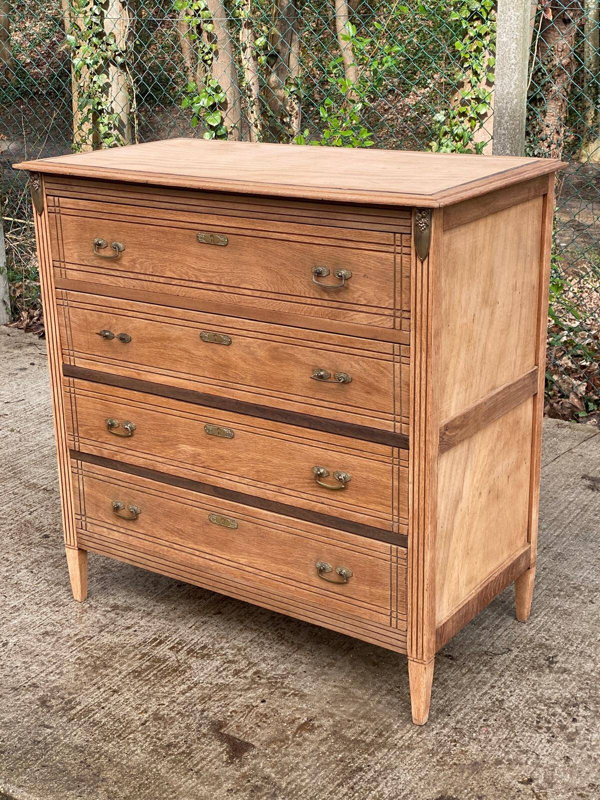 Commode style empire rénovée en chêne brut 4 tiroirs