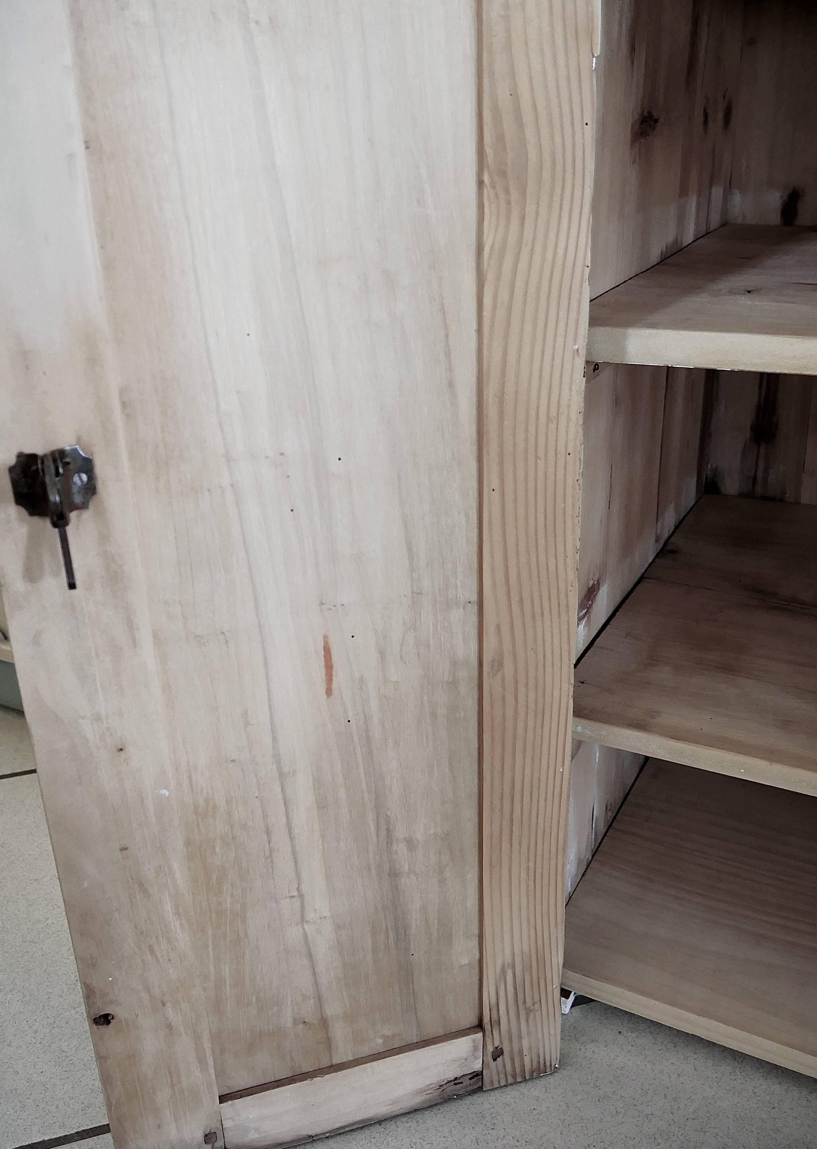 Parisian buffet "clay green"