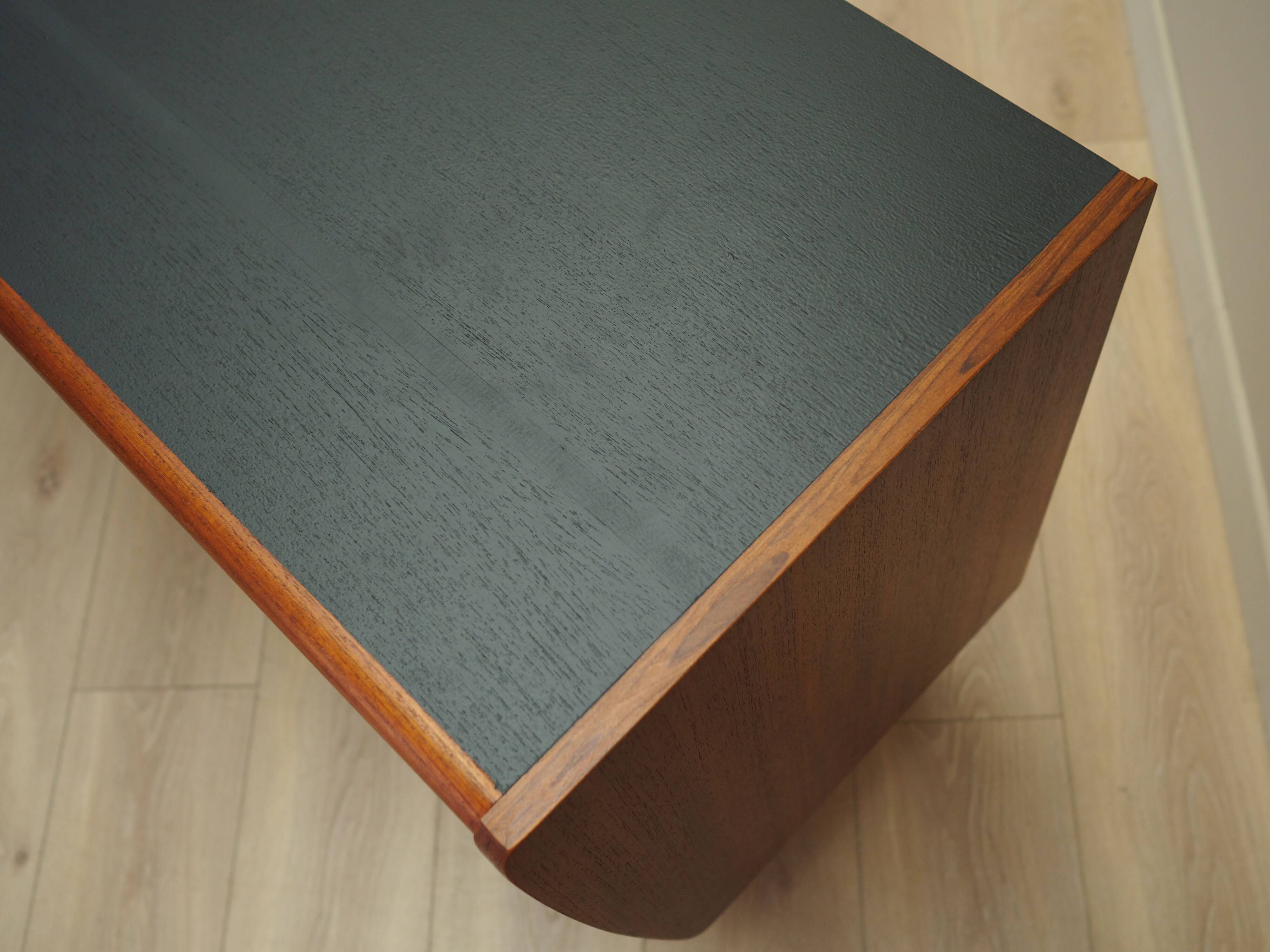 Buffet en teck, design danois, années 1970, production : Danemark