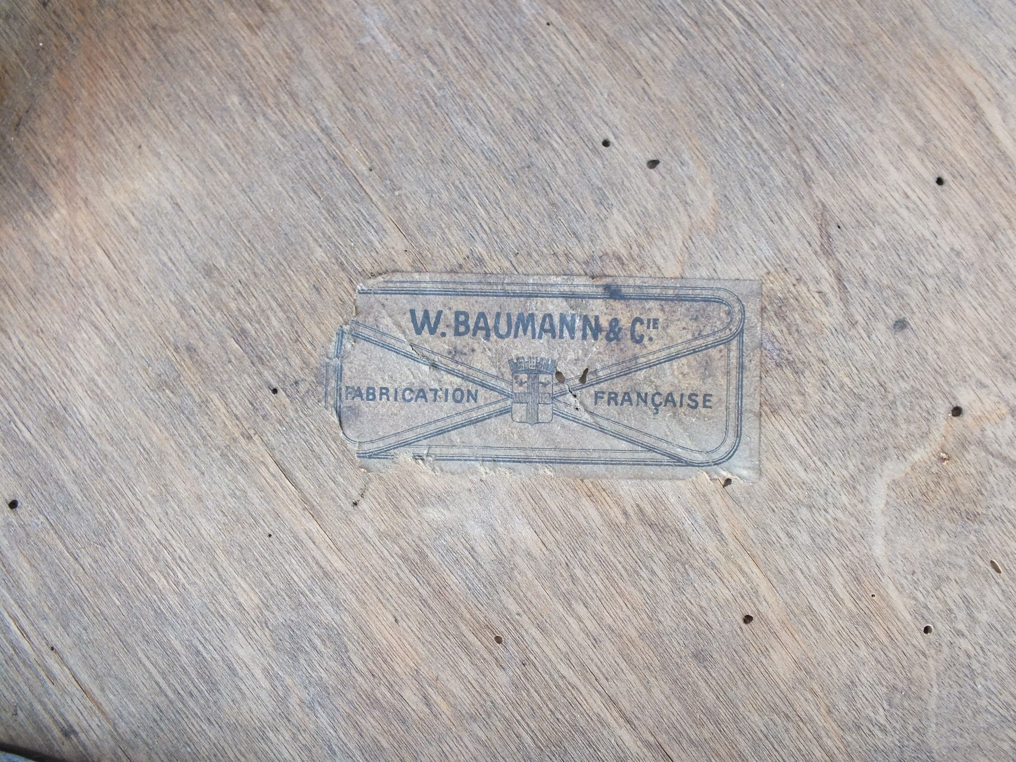 Baumann barber in thermoformed wood
