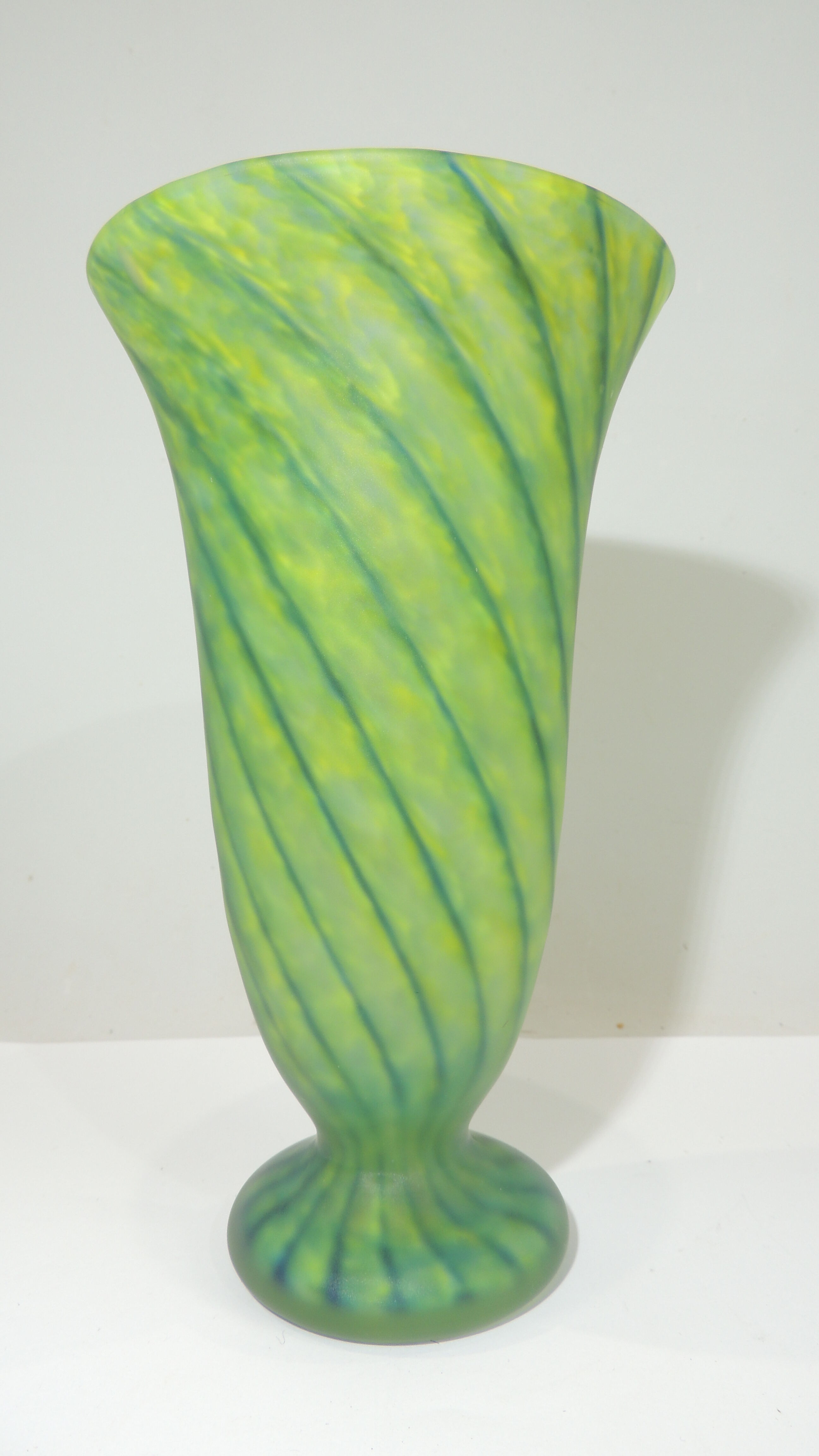 Glass paste vase / vintage