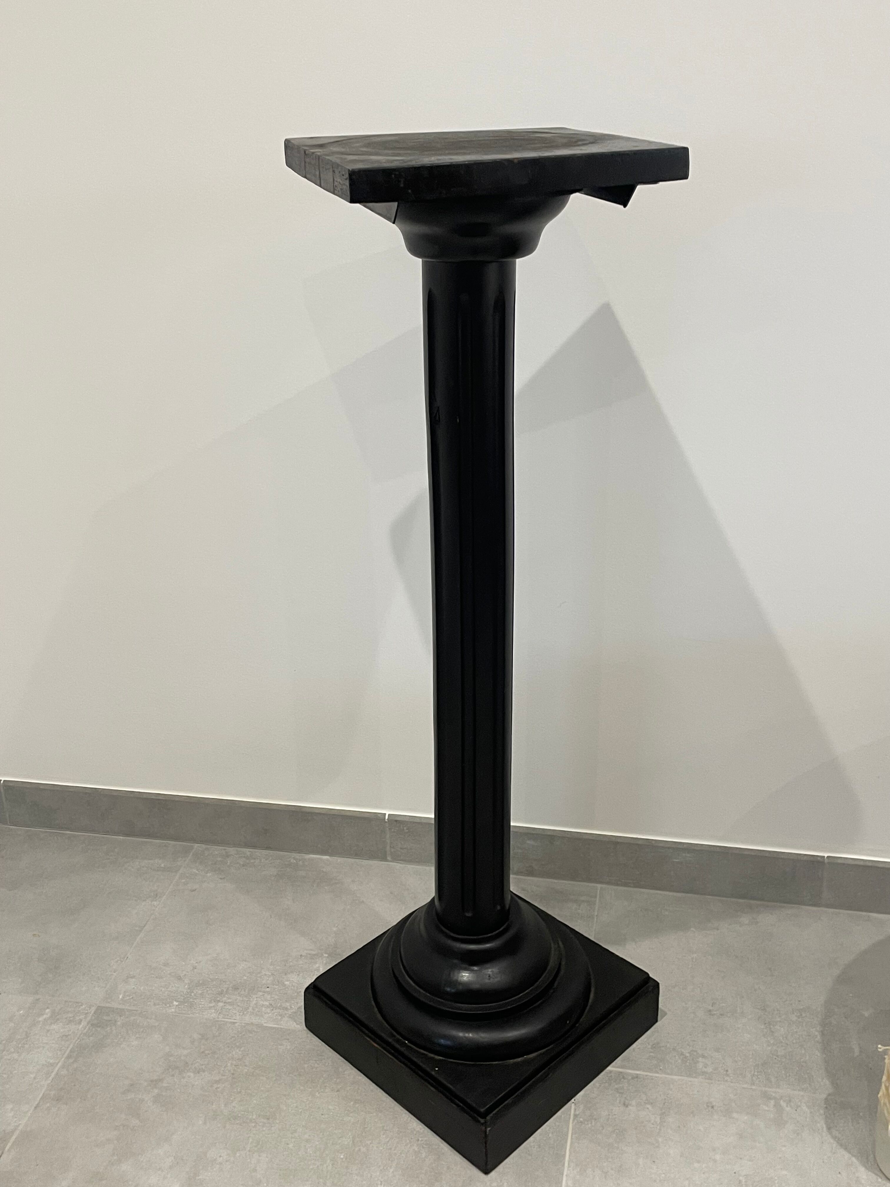 Nineteenth century black wooden fifth wheel column Napoleon III