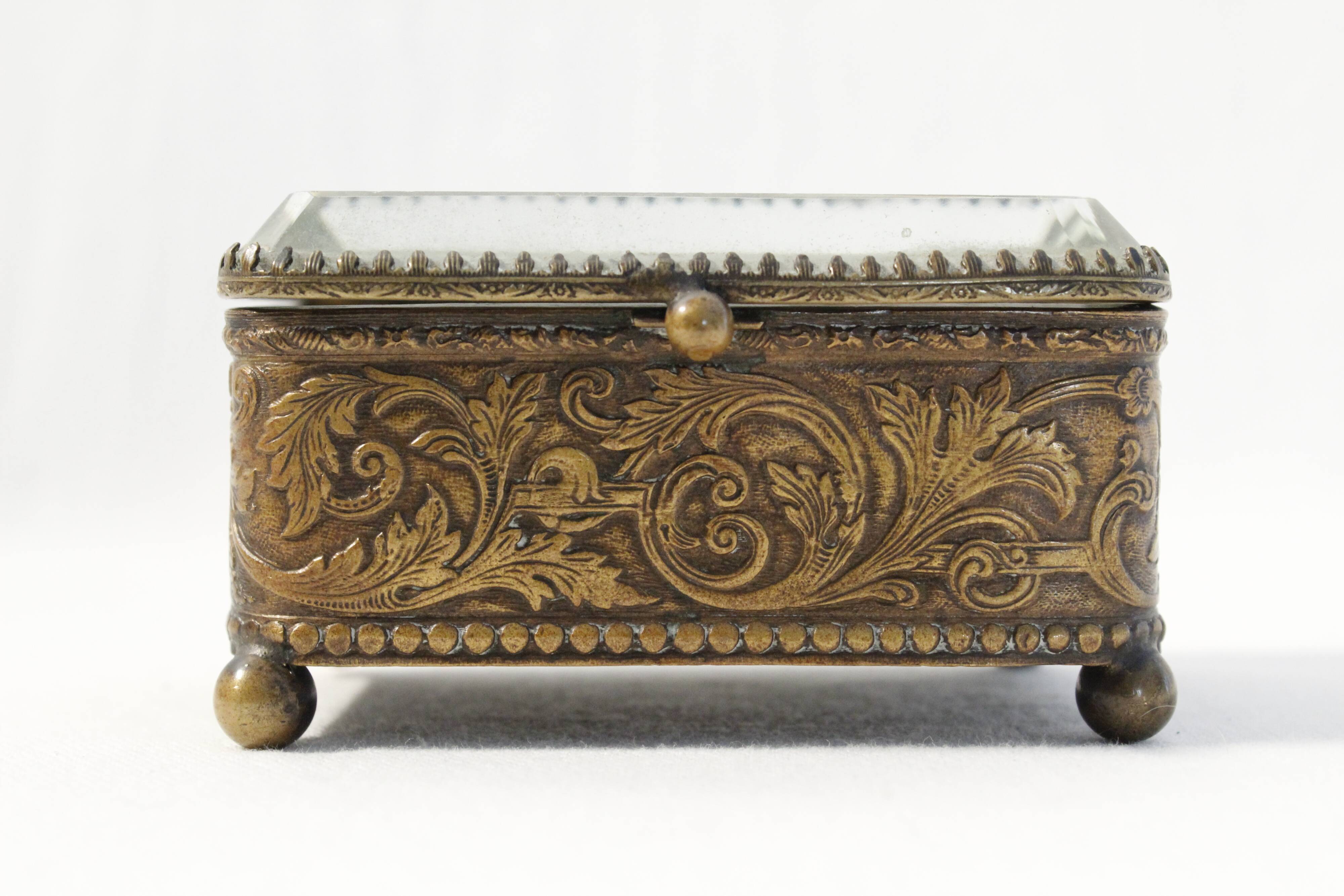 Antique jewelry box Napoleon III in brass and beveled glass