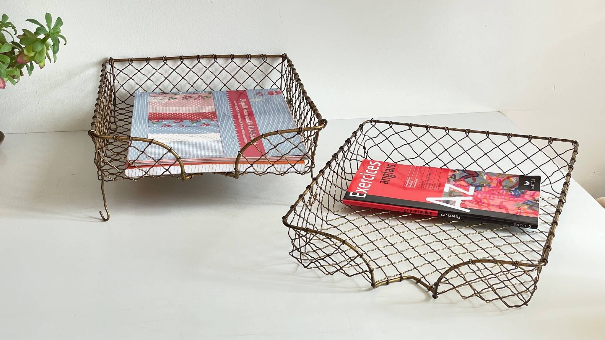 Bannettes empilables fil de laiton vintage