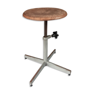 Height-adjustable workshop stool
