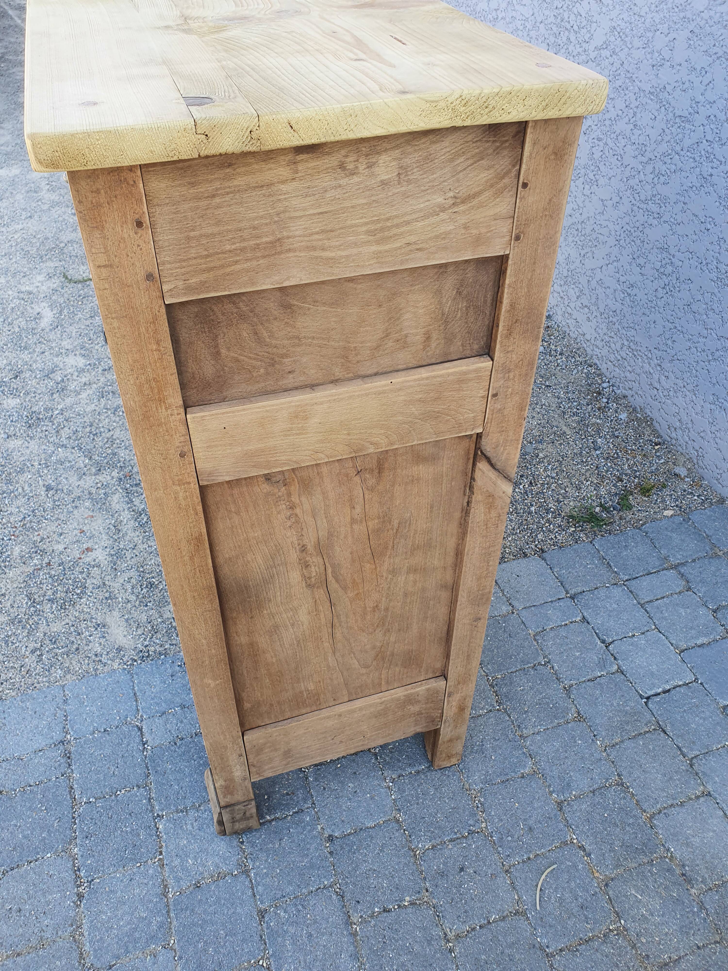 Bahut buffet furniture of old raw wood shallow