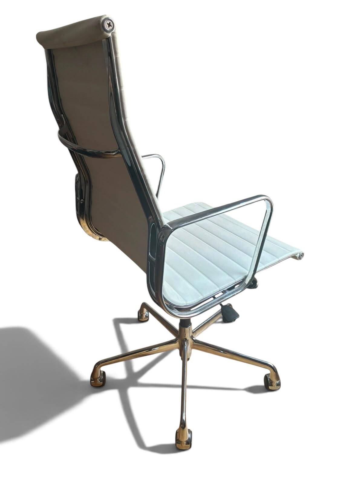 Fauteuil de Bureau Eames EA 119 Cuir Blanc (Herman Miller / Vitra 1970)