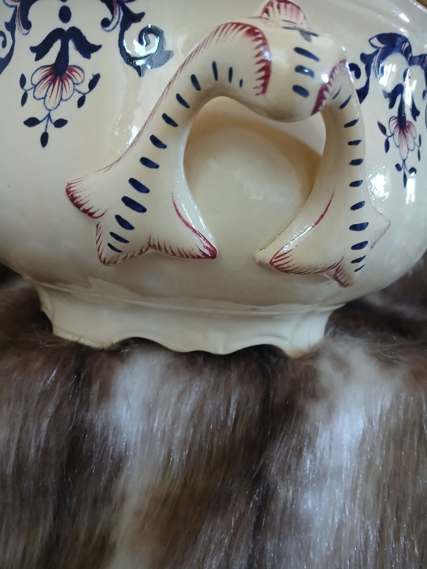 Large soup tureen in Longchamp ironstone