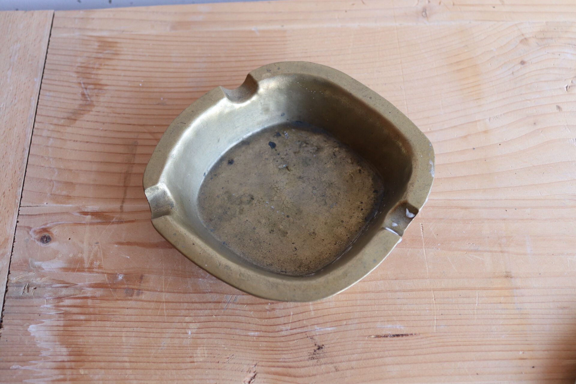 Vintage ashtray in solid brass
