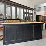 1920s bar counter