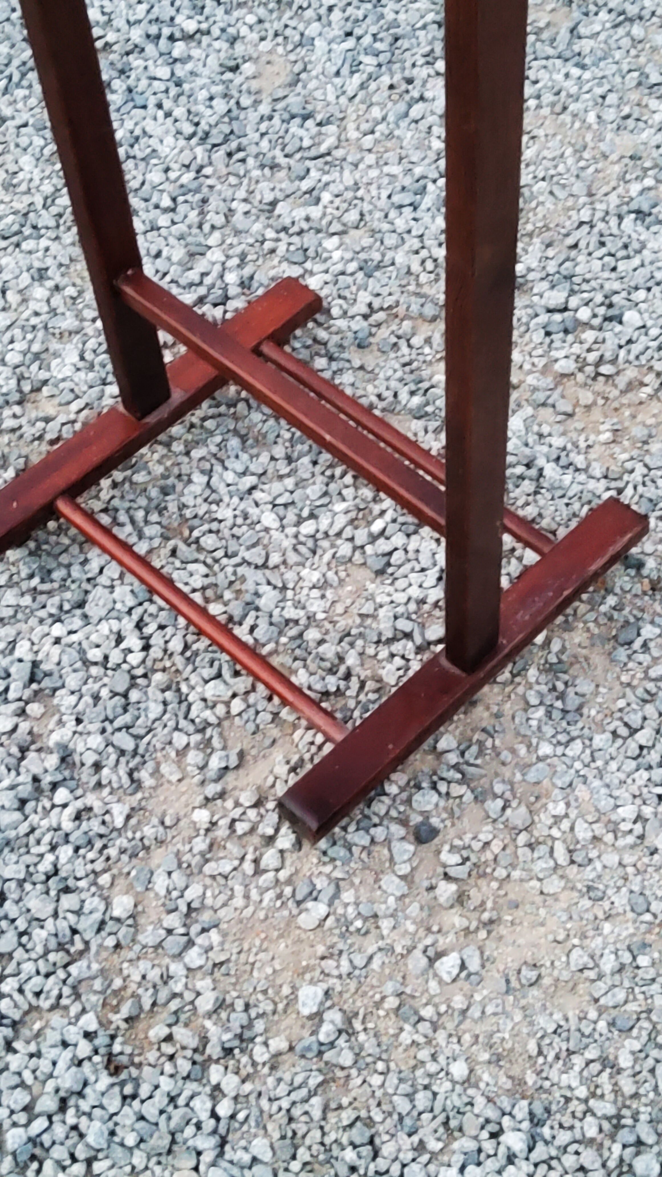 Mahogany stained wood valet Dejou editor