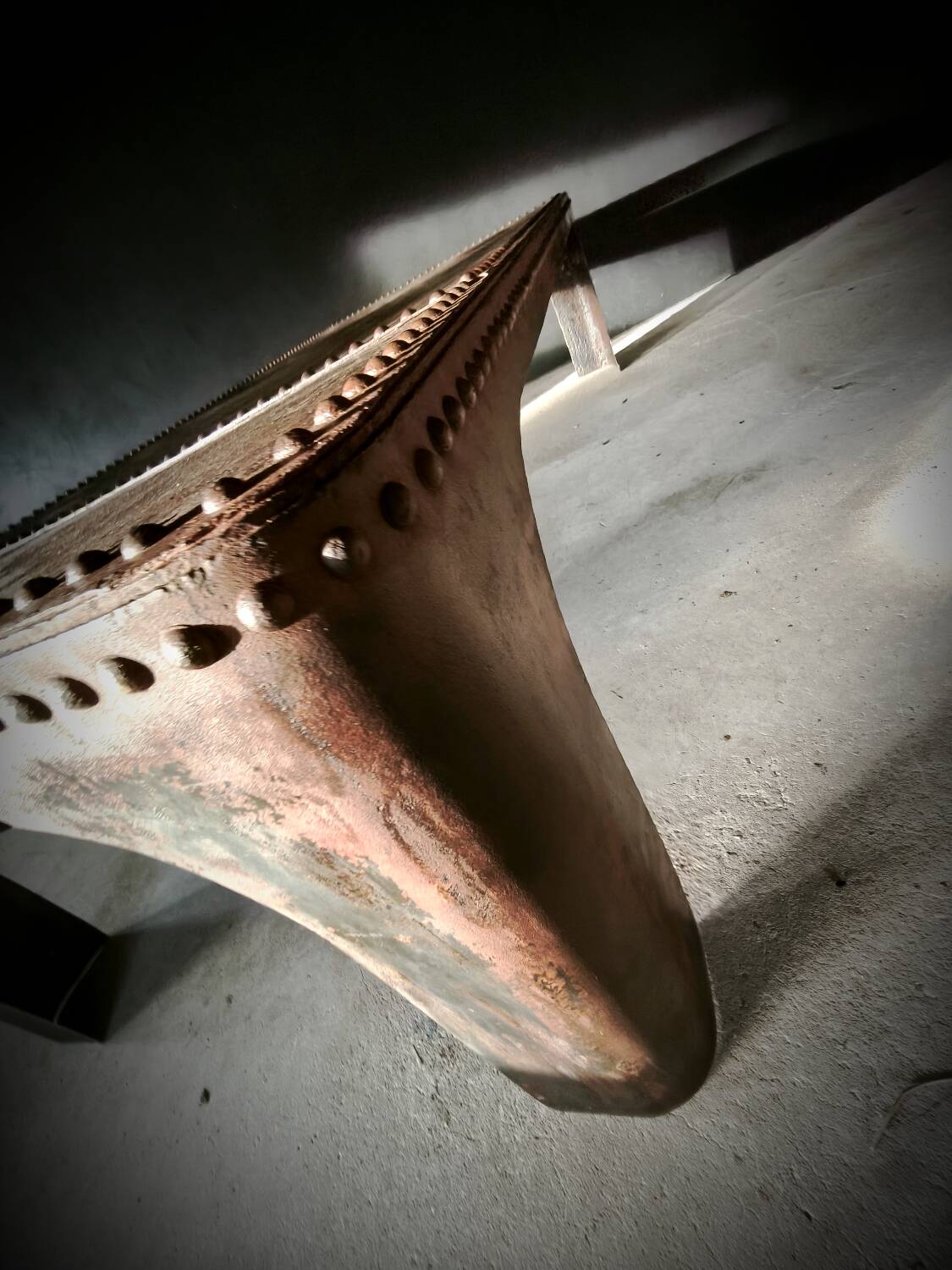 Riveted industrial table
