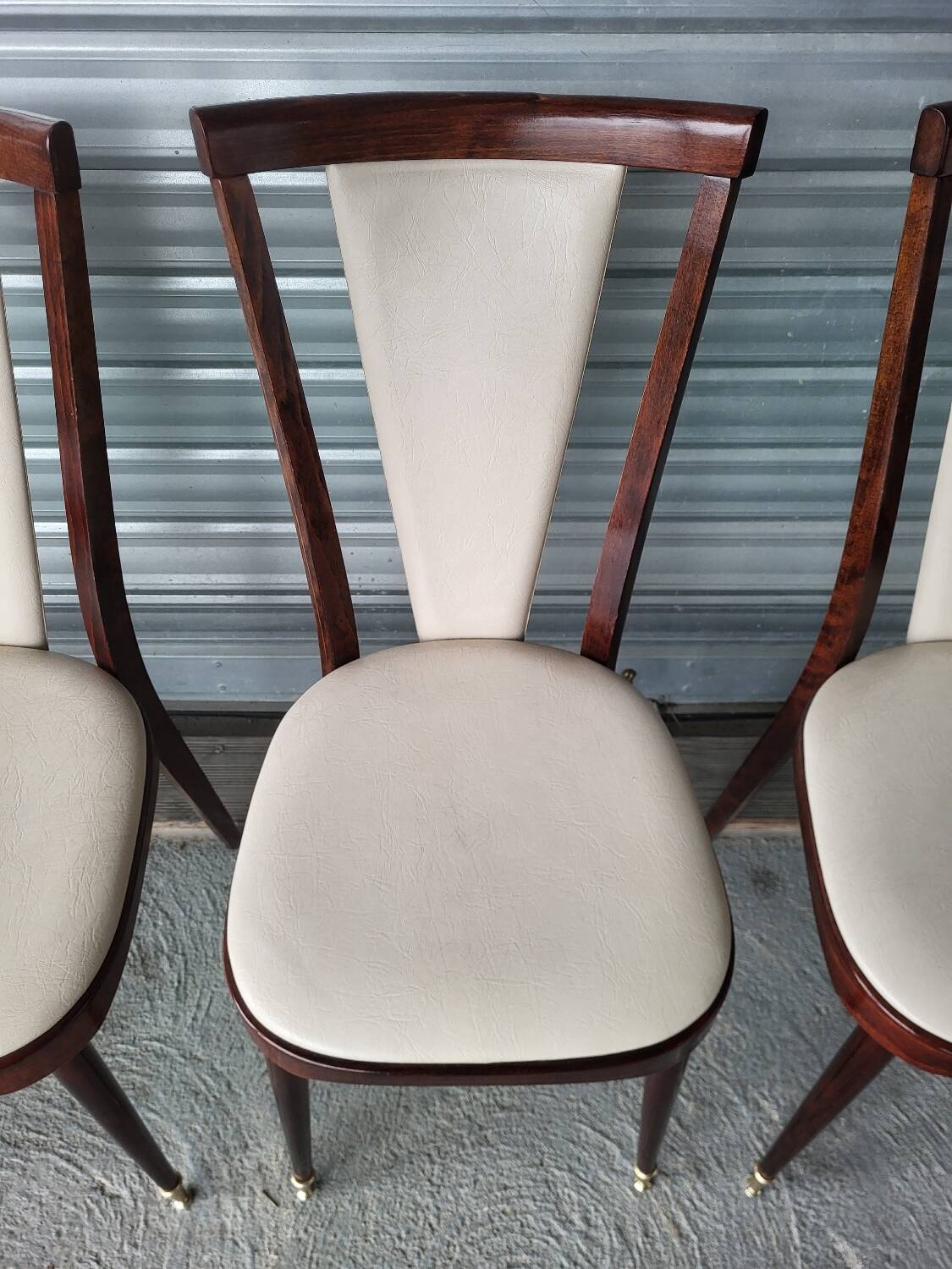 Set of 6 Baumann N°84 vintage chairs in very good condition.
