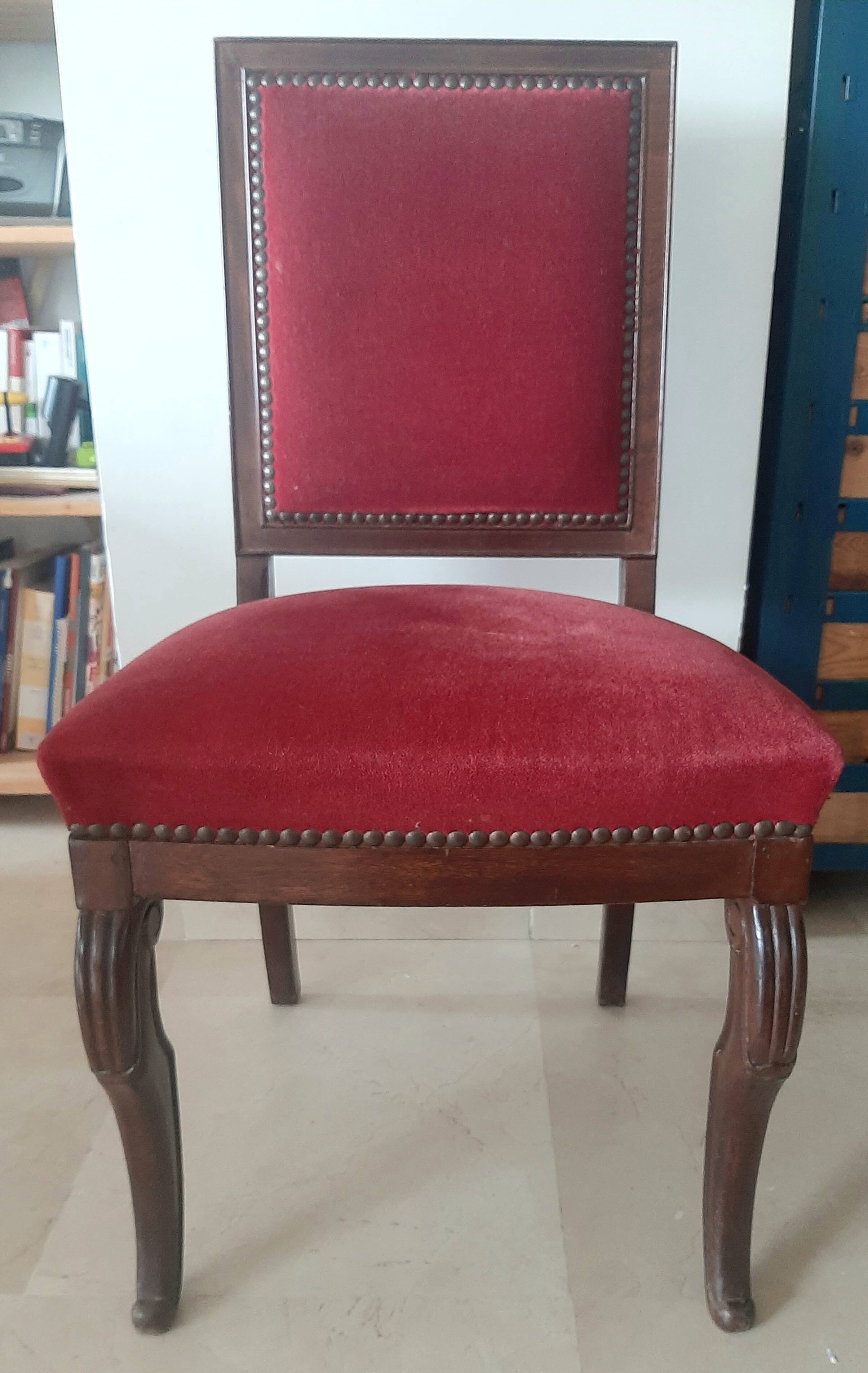 2 chaises antiques style Restauration en noyer et velours bordeaux