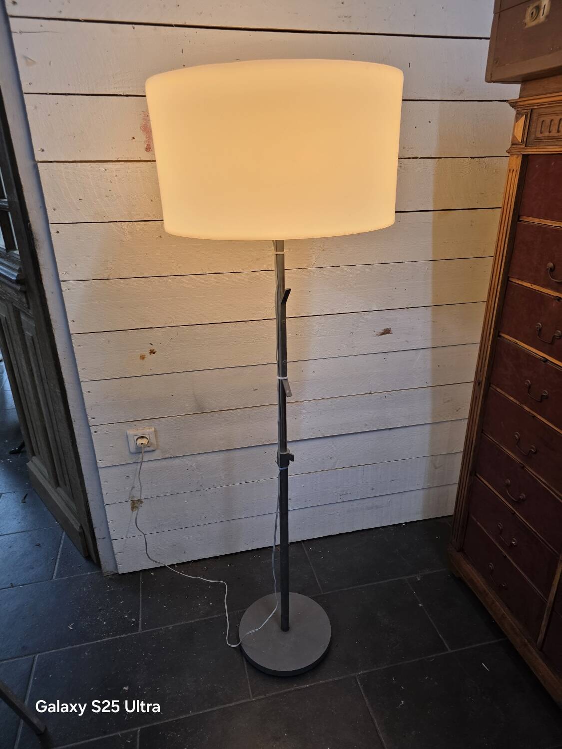 Lampadaire Space Age design 1970  Abat-jour Ø48cm