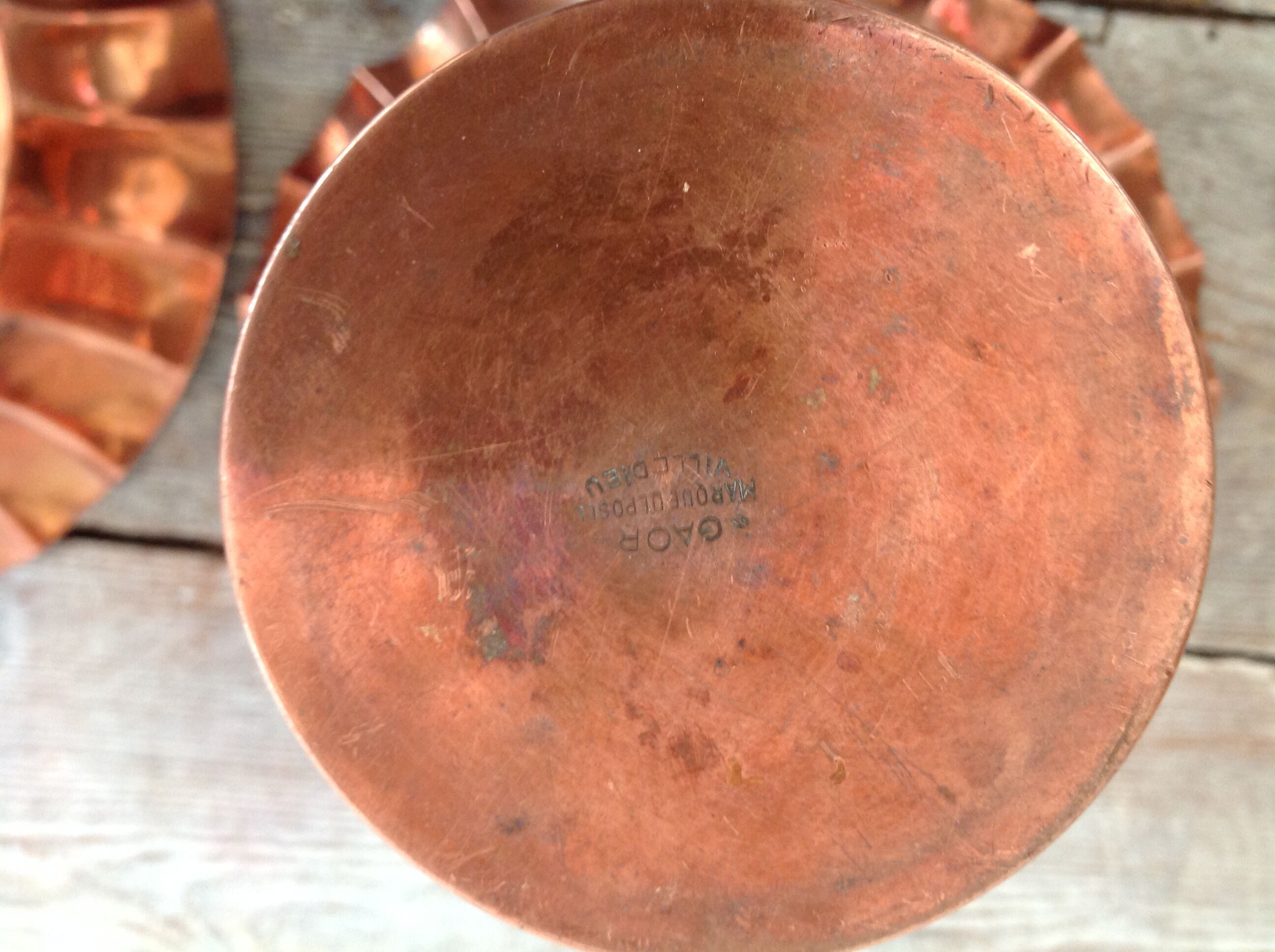 Duo of cache copper pots