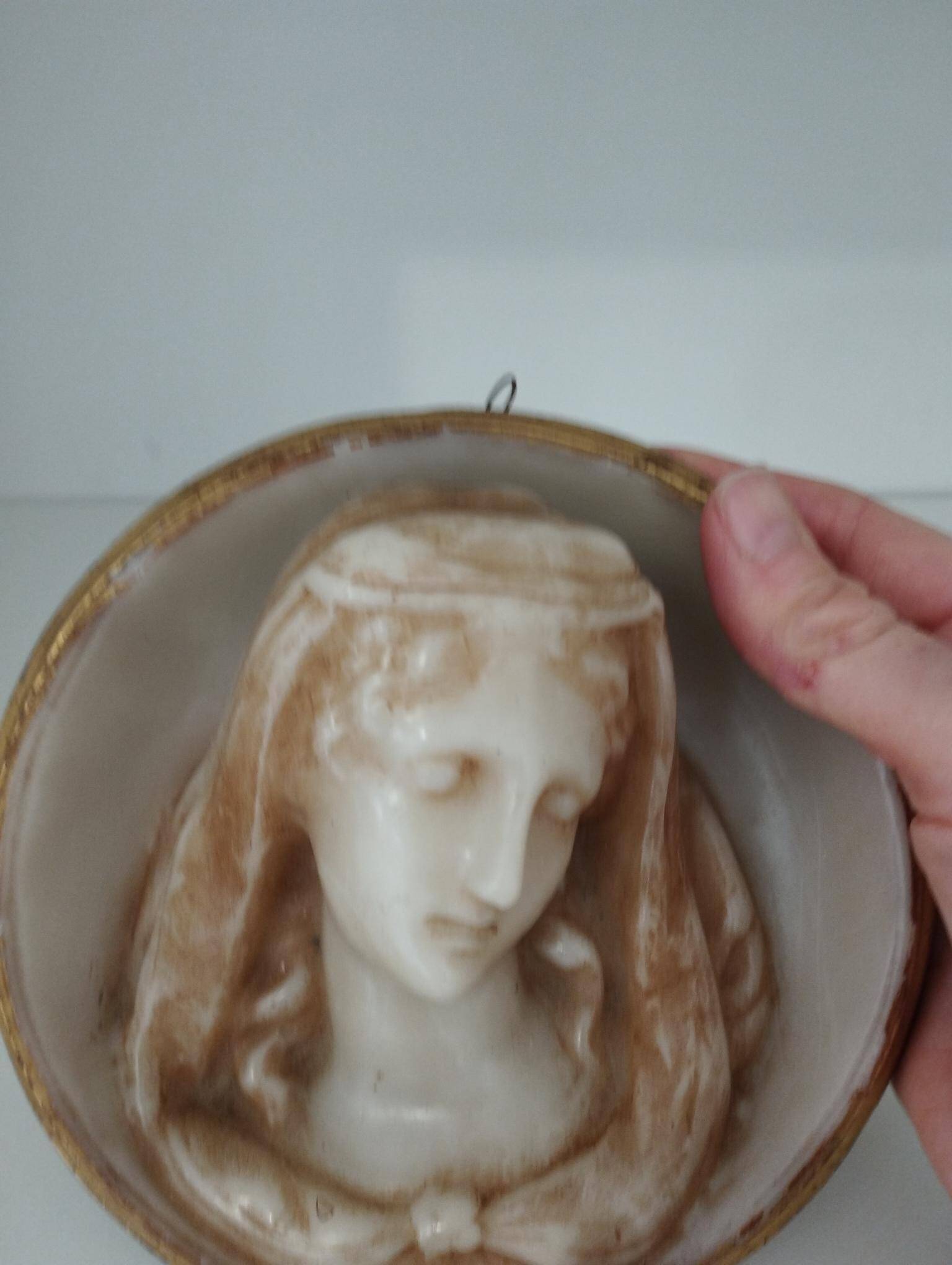 Relief portrait in the shape of a medallion - Napoléon III period