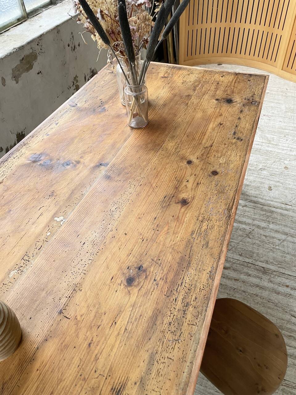 Farmhouse table with spindle legs 2m