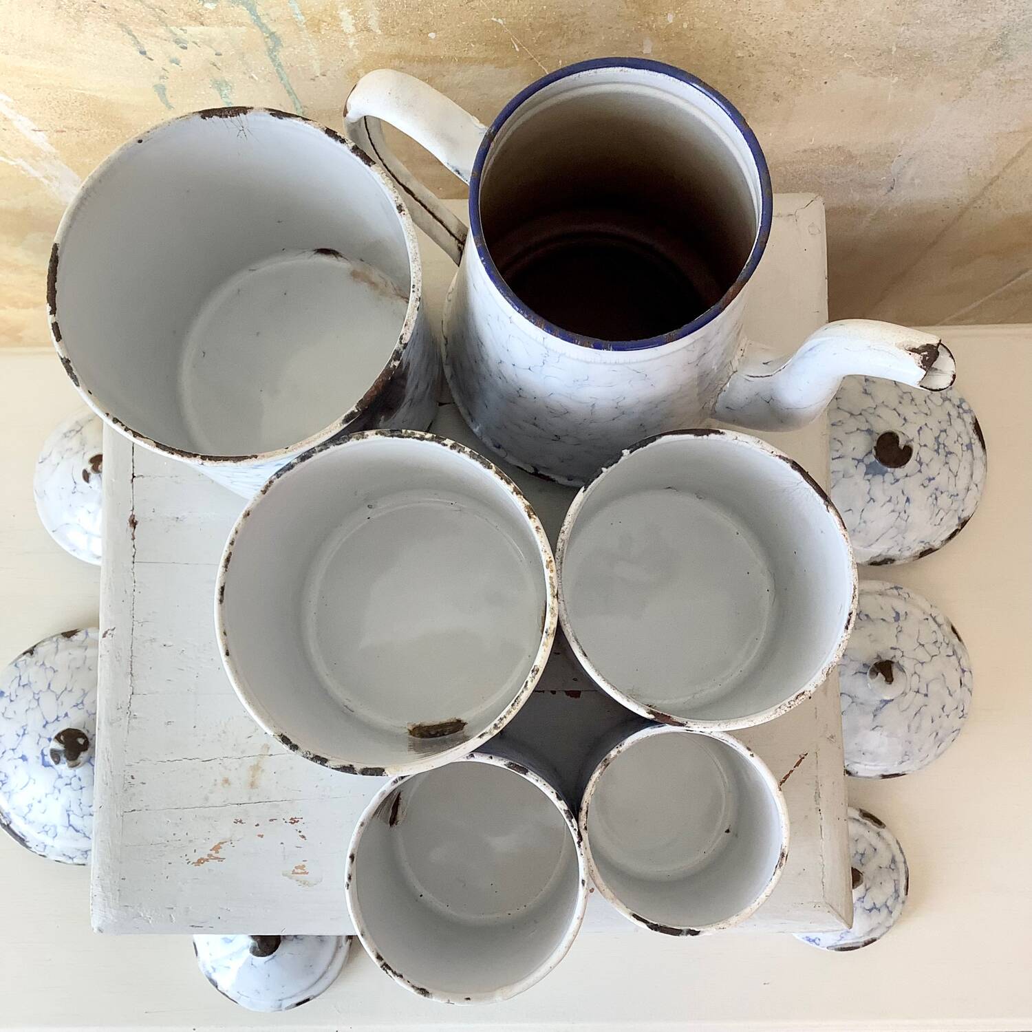 Spice jars and coffee maker in enameled sheet metal