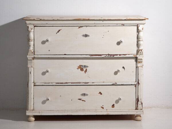 Antique white Provençal-style chest of drawers (circa 1920)