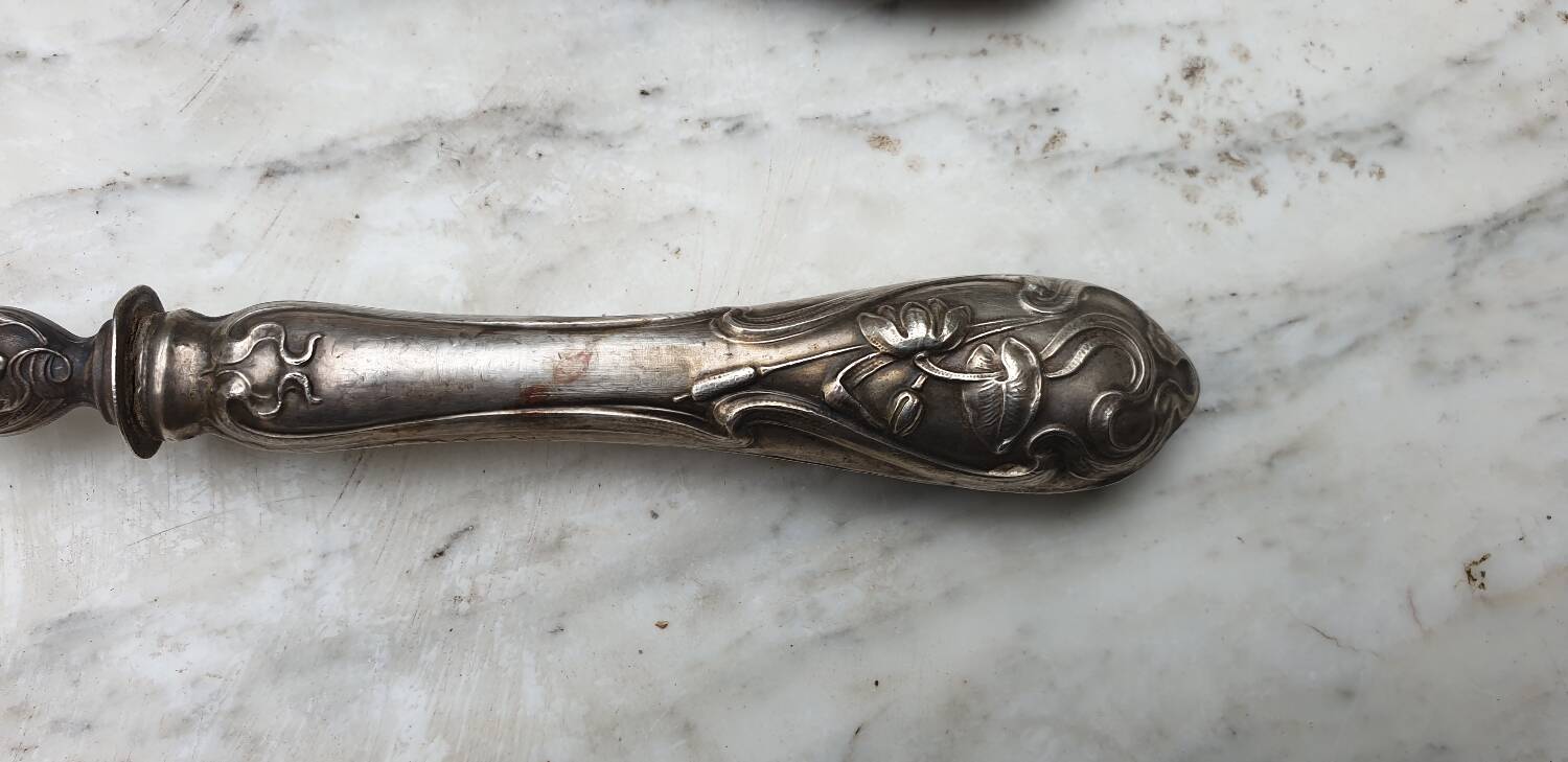 Art Nouveau salad servers in horn and silver metal