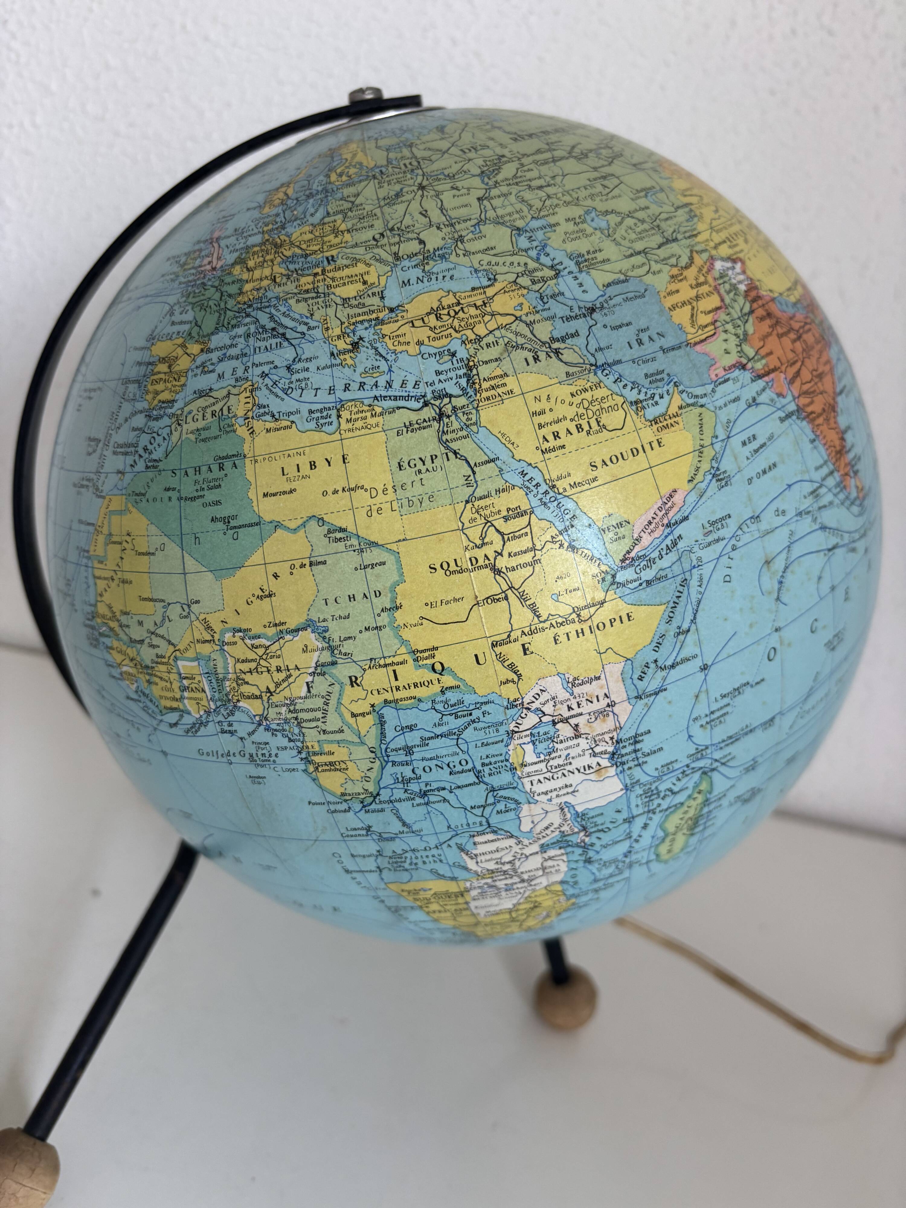 Vintage globe 1962 terrestrial world map glass tripod Taride - 32 cm