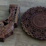 Guéridon en teck sculpté