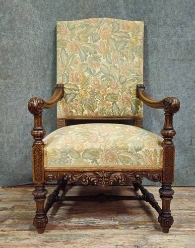 Antique walnut armchair – Renaissance / Henry II style – H 111 cm