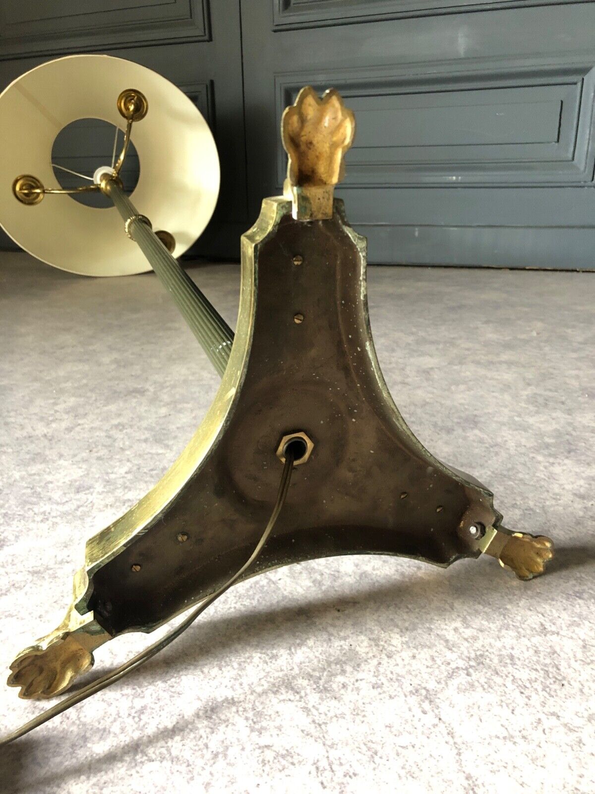 Bronze floor lamp 3 lights 1960 empire style feet claws