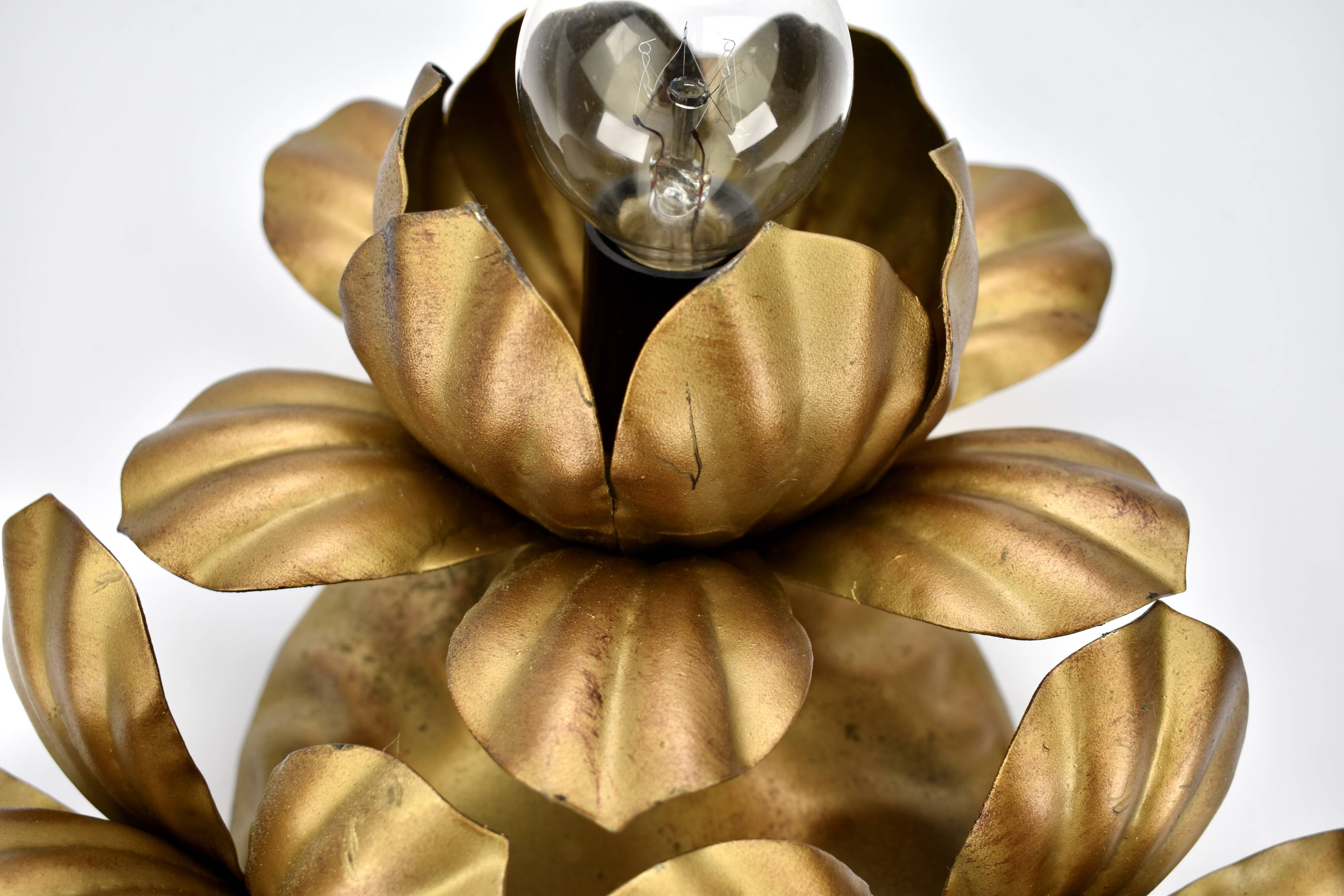 Plafonnier italien en tôle peinte, milieu du XXe siècle, années 1960