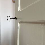 Off-white bonnetière