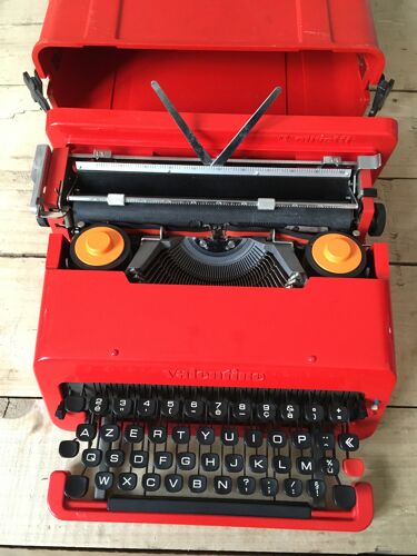Machine à écrire Valentine Olivetti