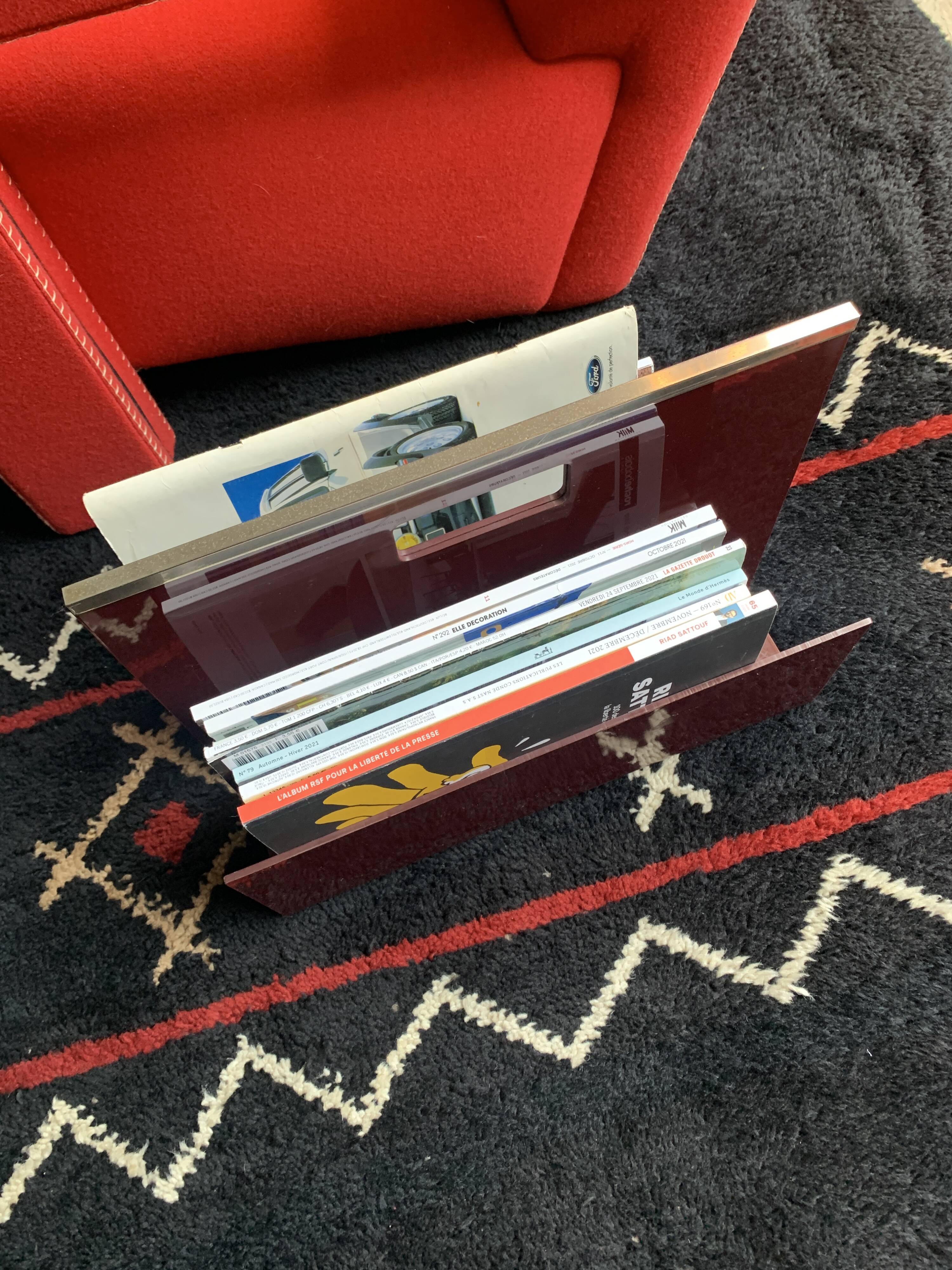 Magazine holder 70s plexiglass burgundy