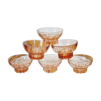 Lot de 6 coupes à champagne en verre rose dépareillées