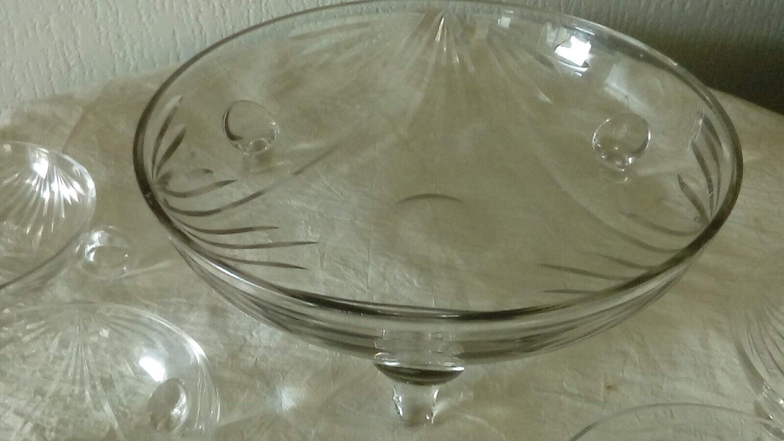 Dessert service salad bowl cut in crystal cut