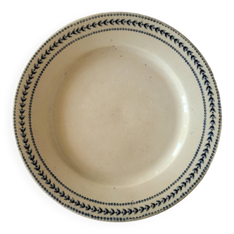Ancienne assiette en porcelaine opaque gien terre de fer "lauriers"