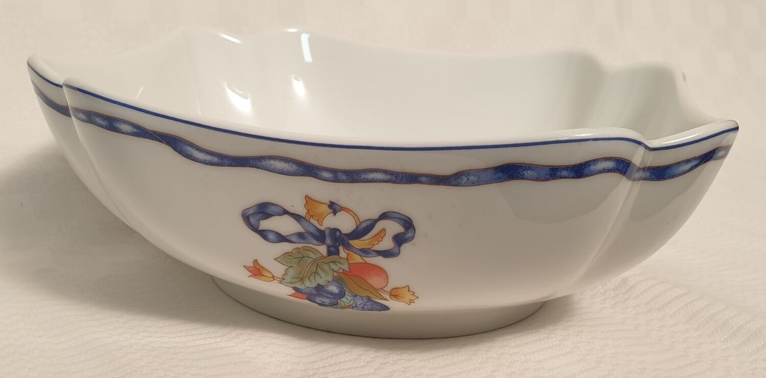 Porcelain salad bowl Bernardaud Limoges model borghese