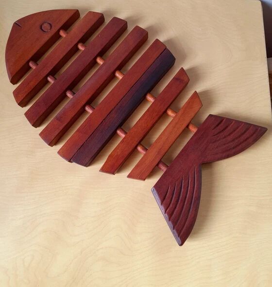 Dessous de plat poisson en bois