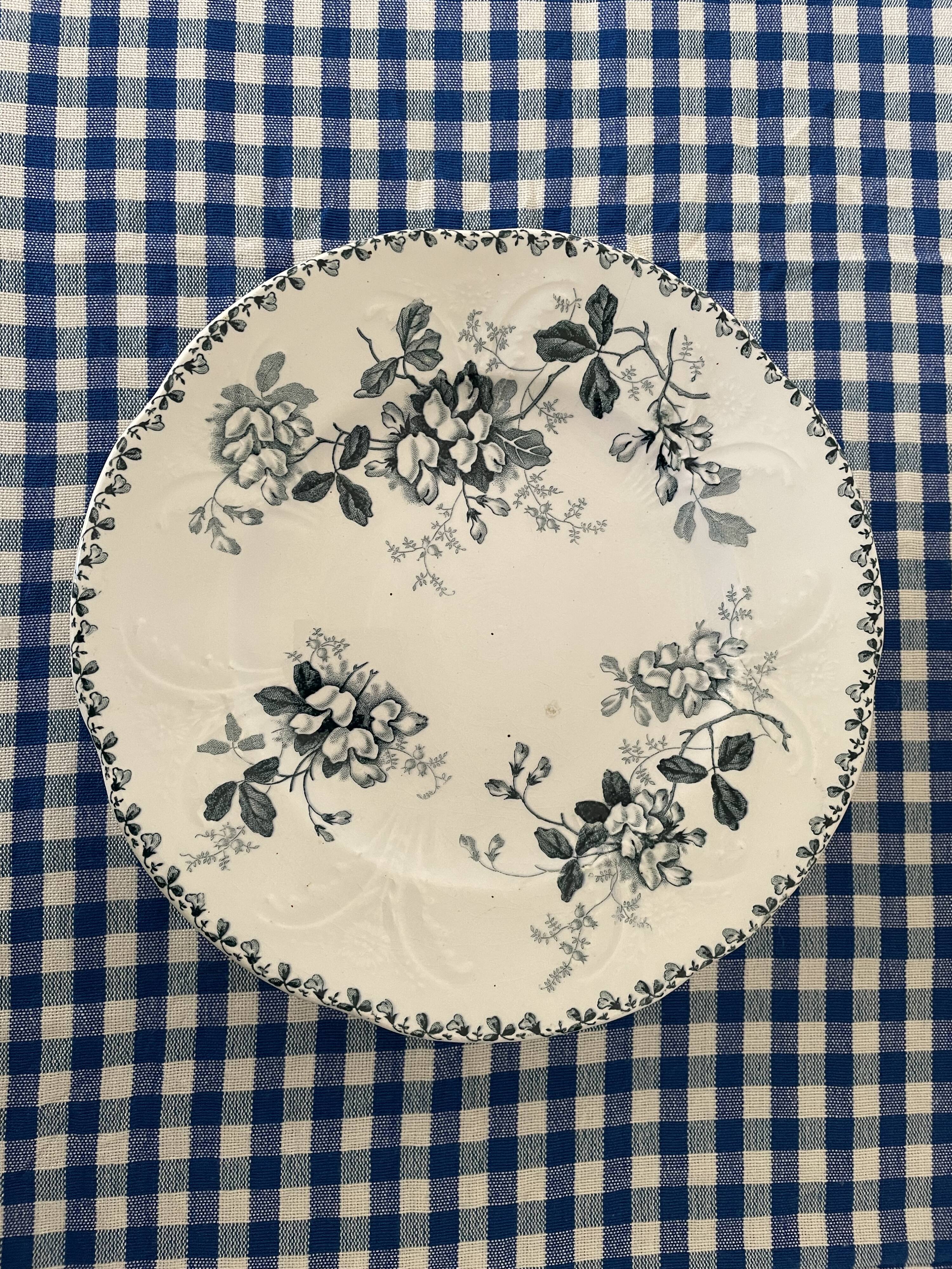 Iron pedestal dish