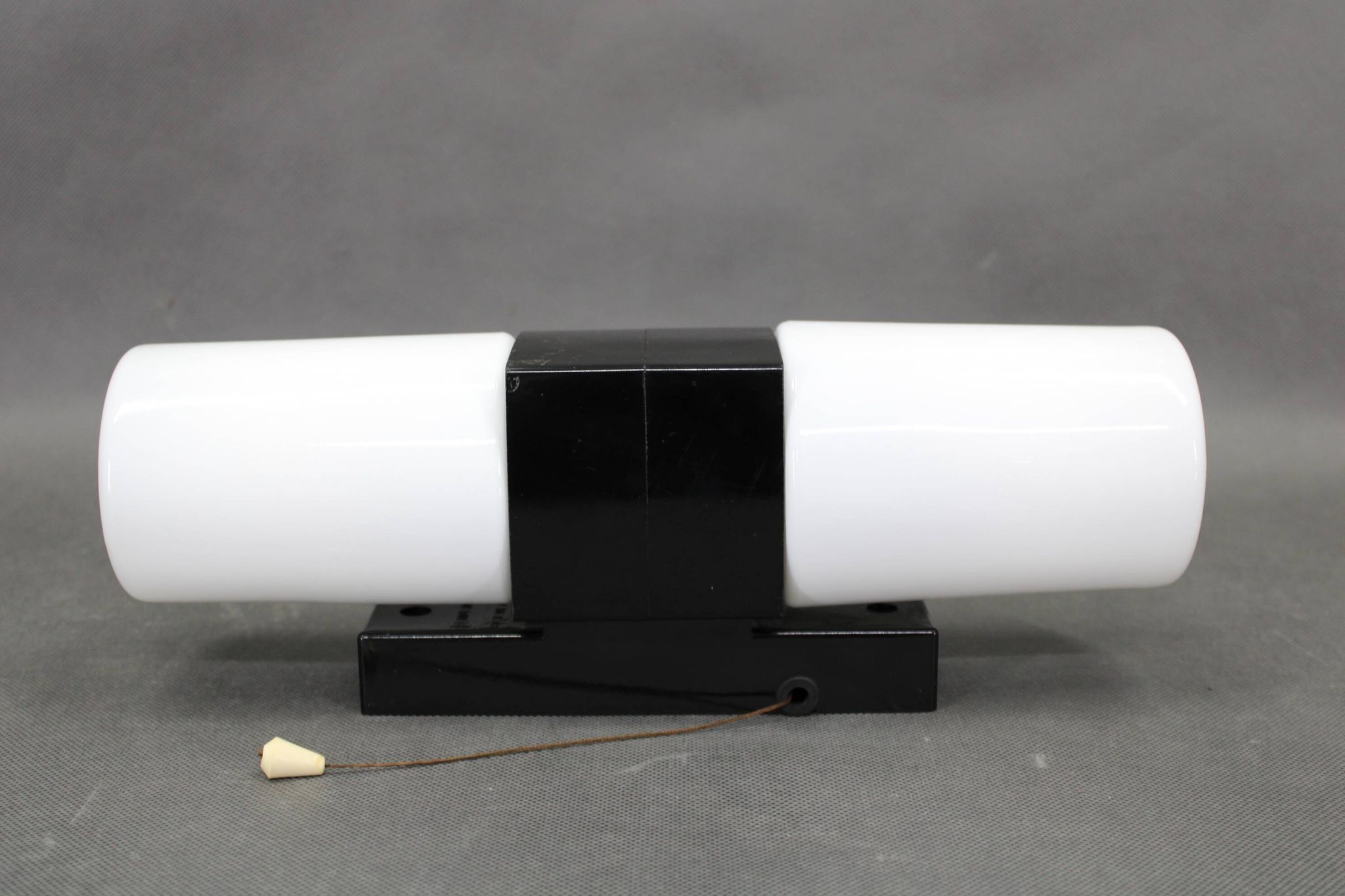 Mid-century wall light in bakelite and glass, 1960s