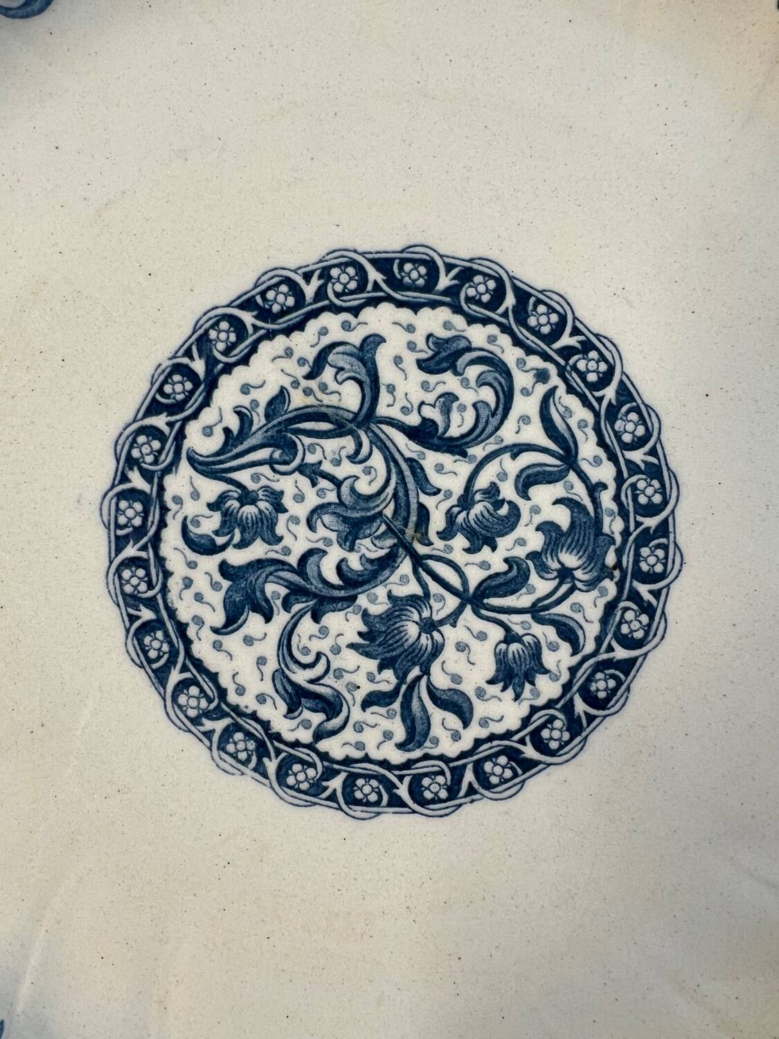 6 Gien Garland plates