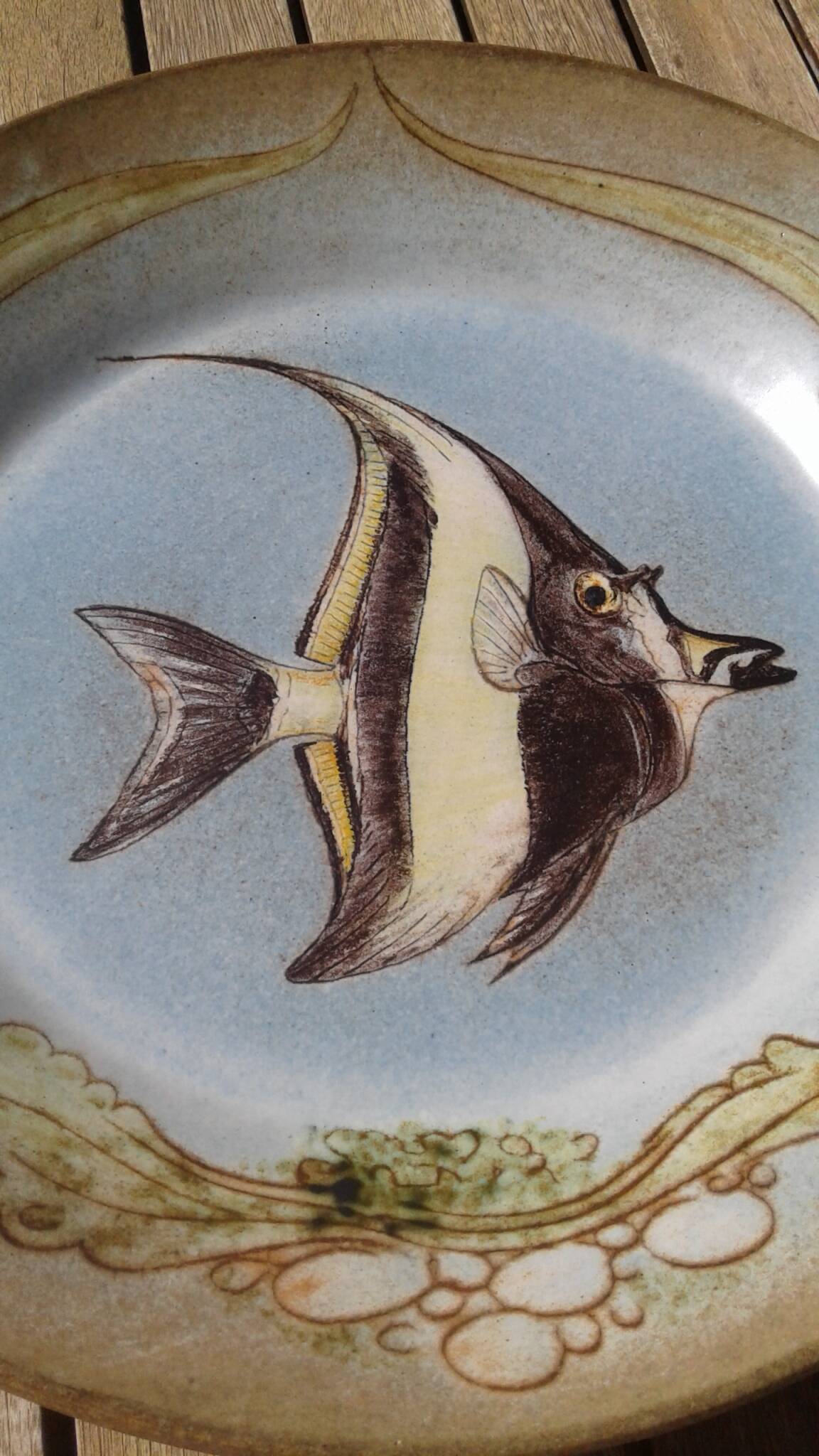 Ceramic plate