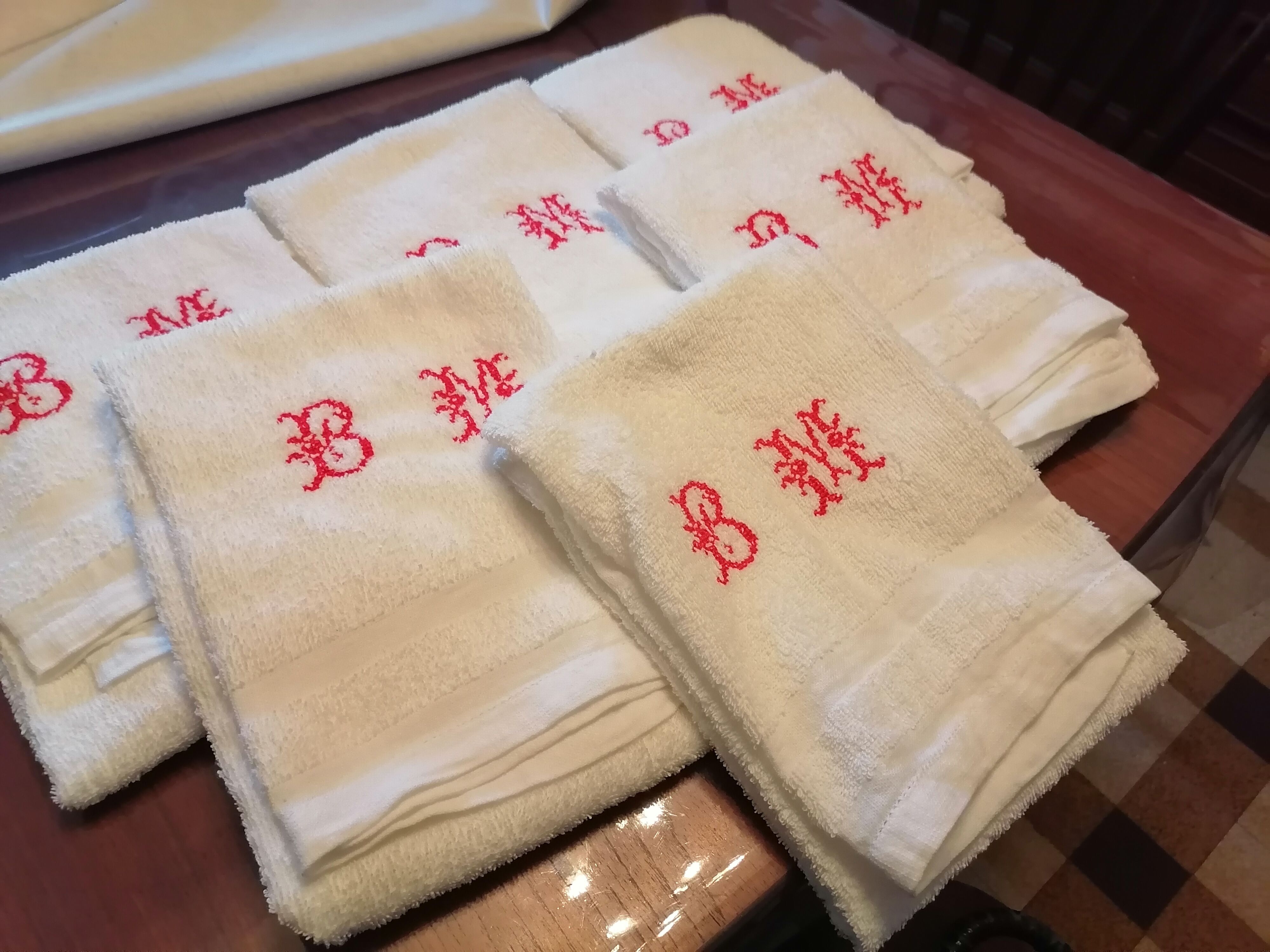 Set of 6 white embroidered terry towels 1930.1950