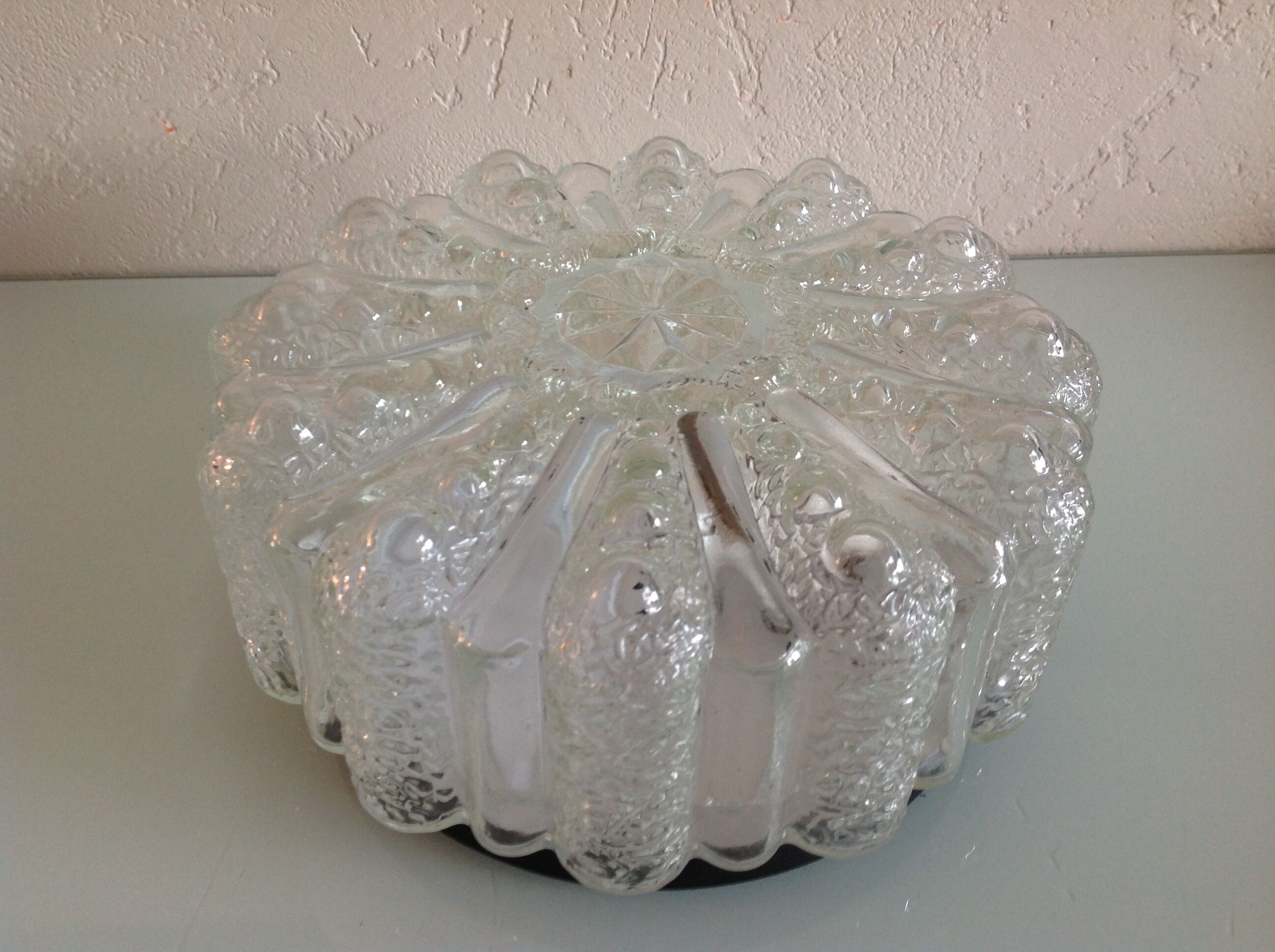 Round ceiling lamp in bubbled glass / vintage 60s-70s