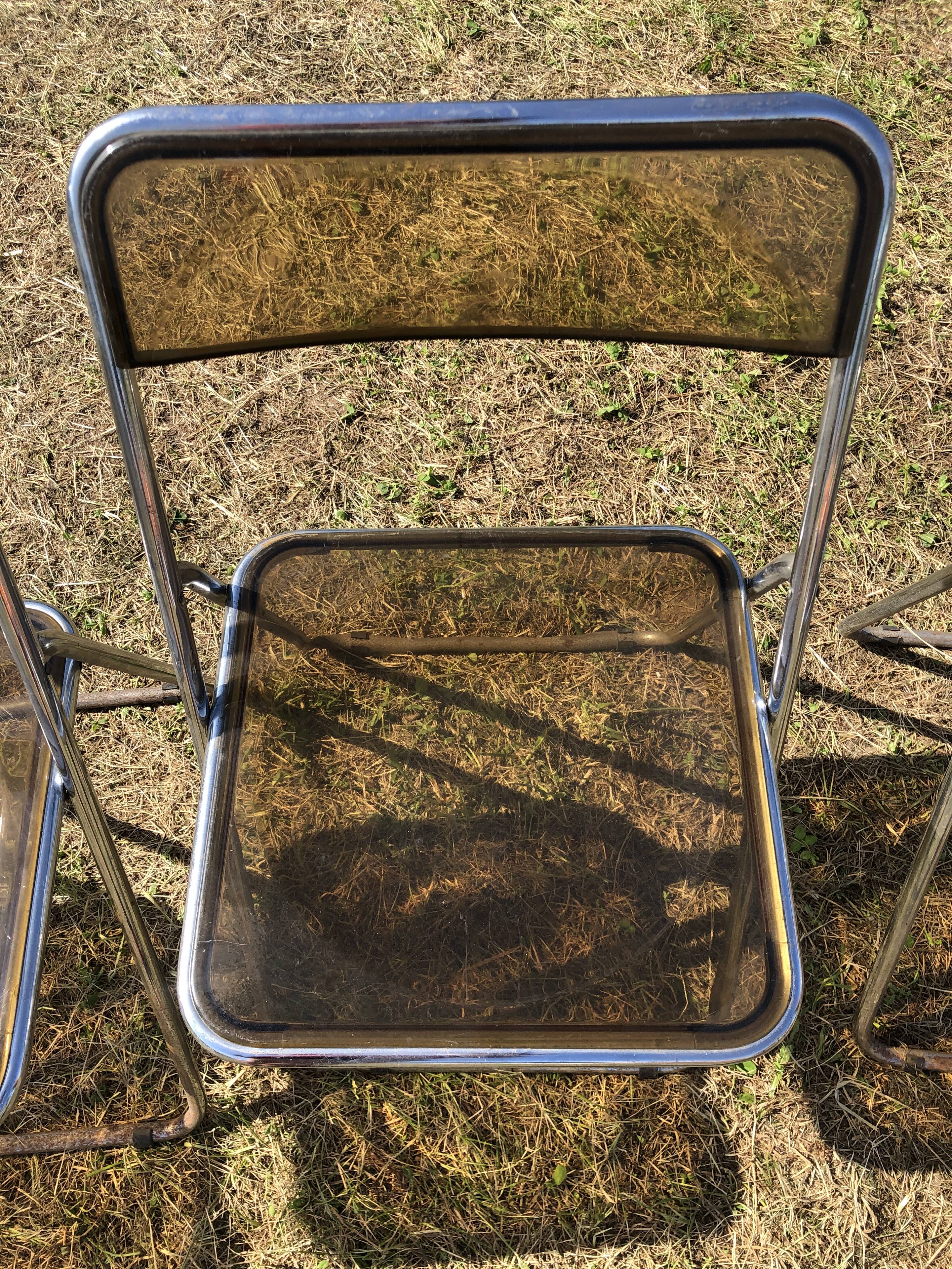 Lot 5 folding chairs in brown plexiglass 70s
