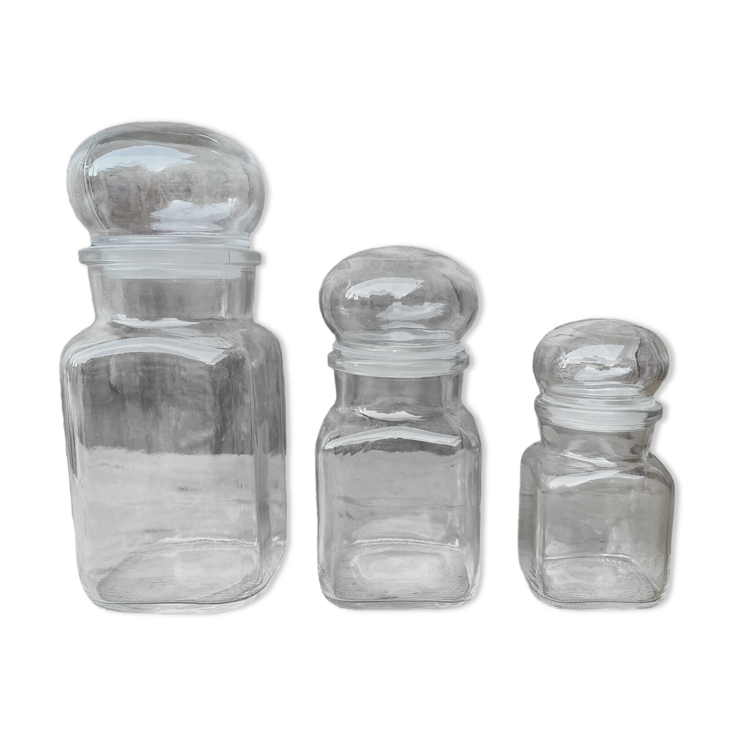 Trio of apothecary jar in transparent glass.