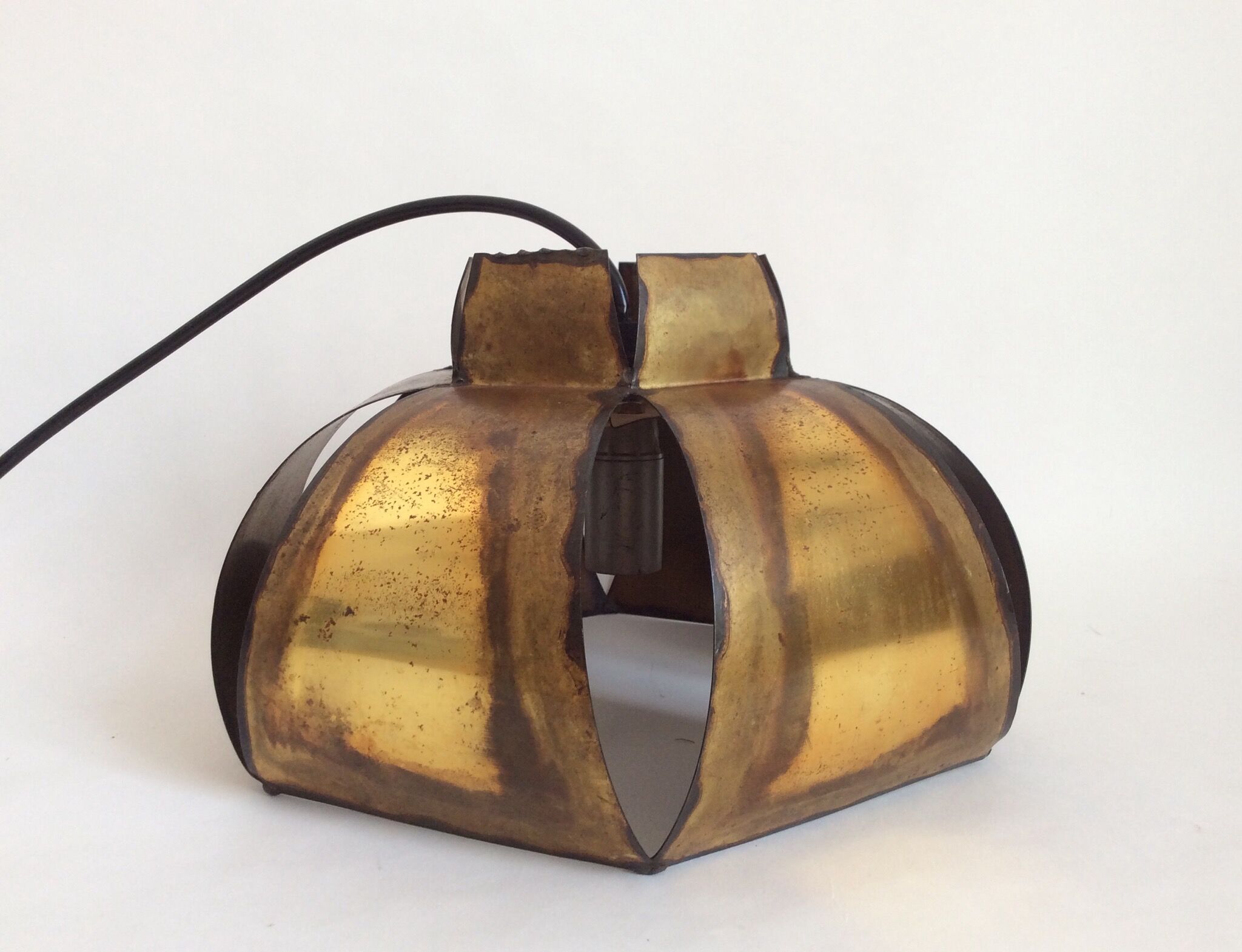 Suspension brass