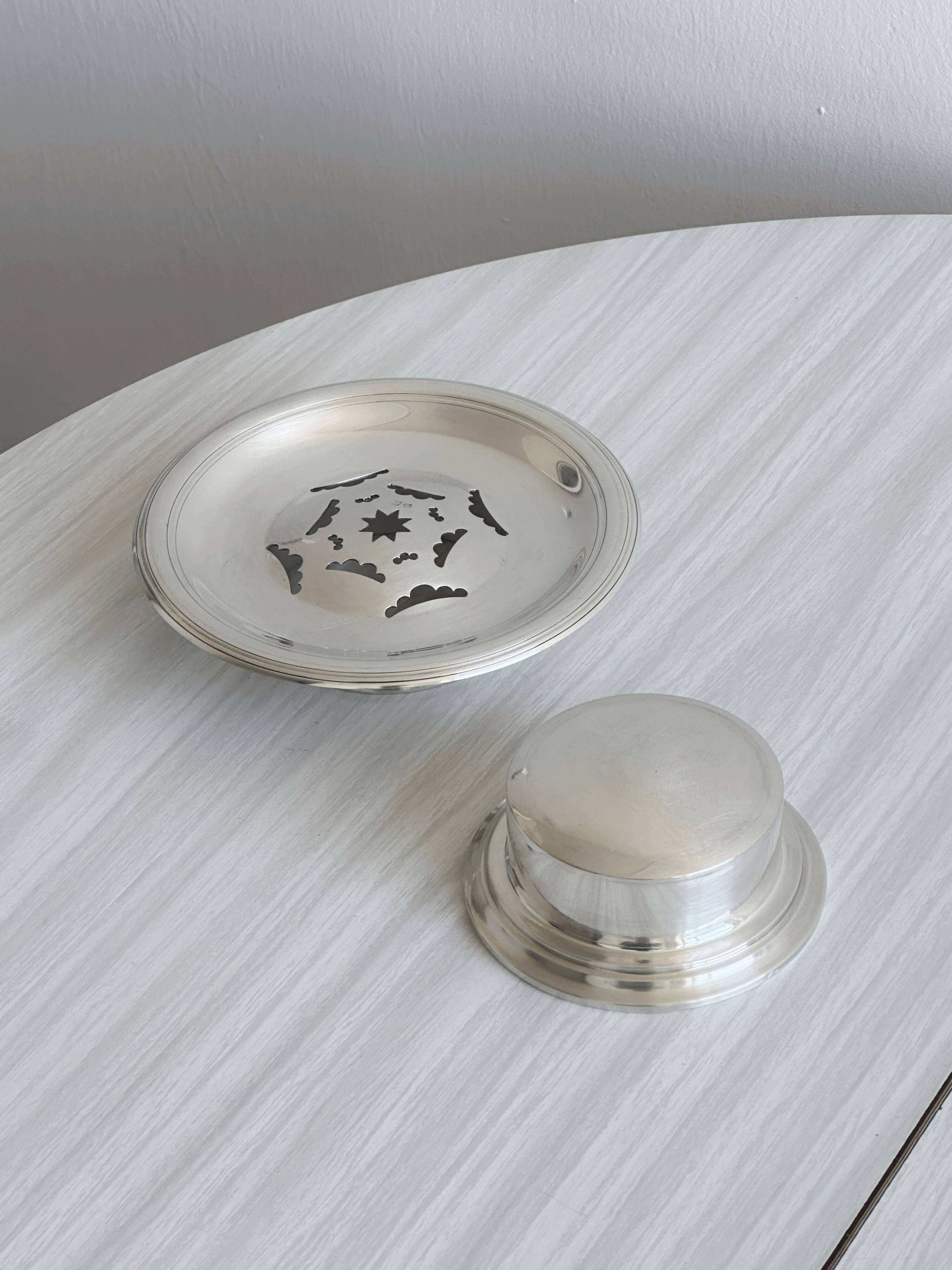 Old silver-plated metal presentation butter dish in Coquillor style